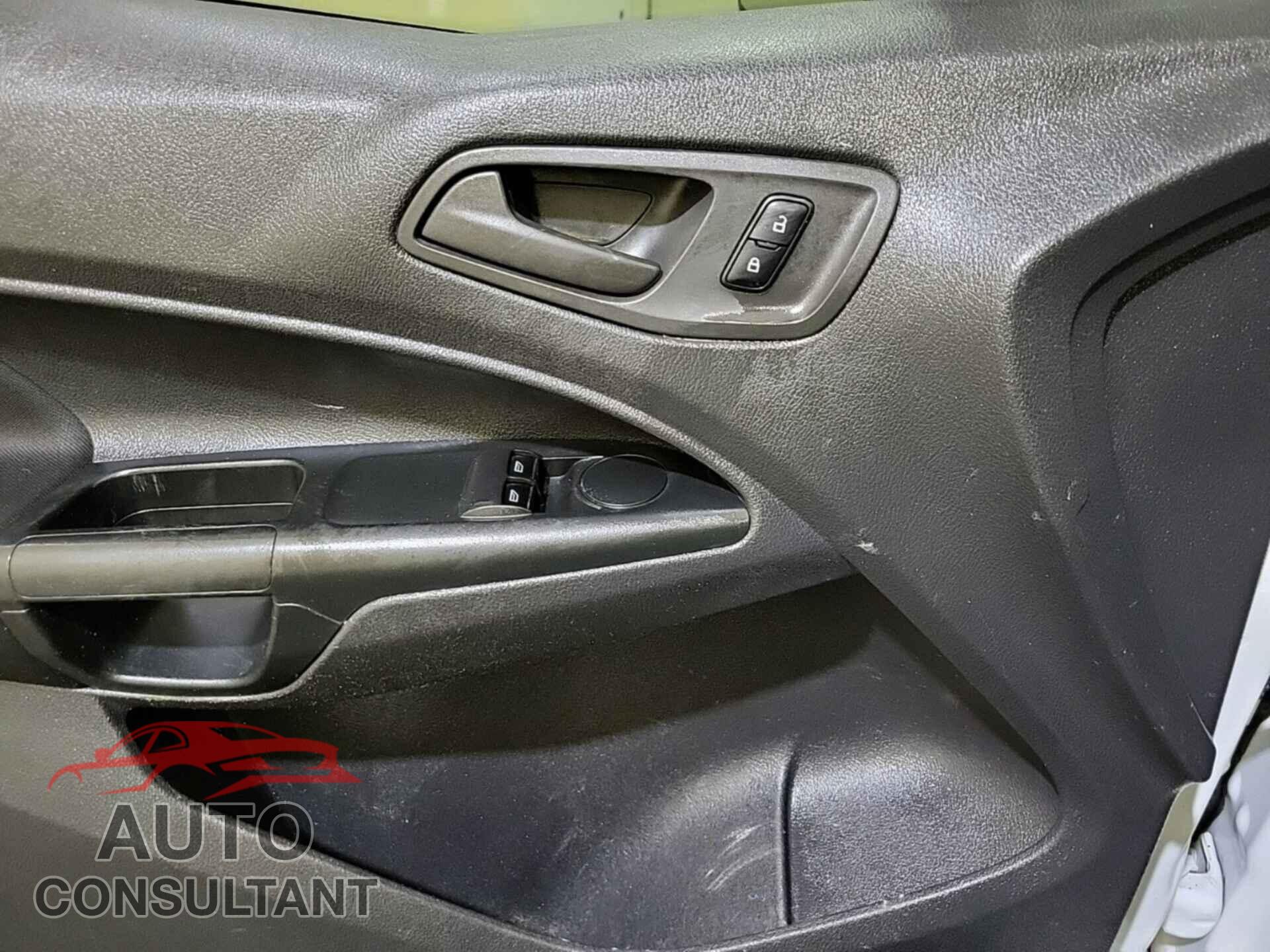 FORD TRANSIT CONNECT 2017 - NM0LS6E71H1302593