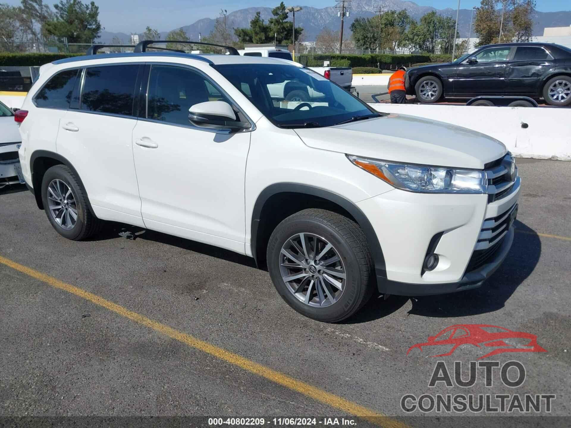 TOYOTA HIGHLANDER 2017 - 5TDKZRFH4HS515673