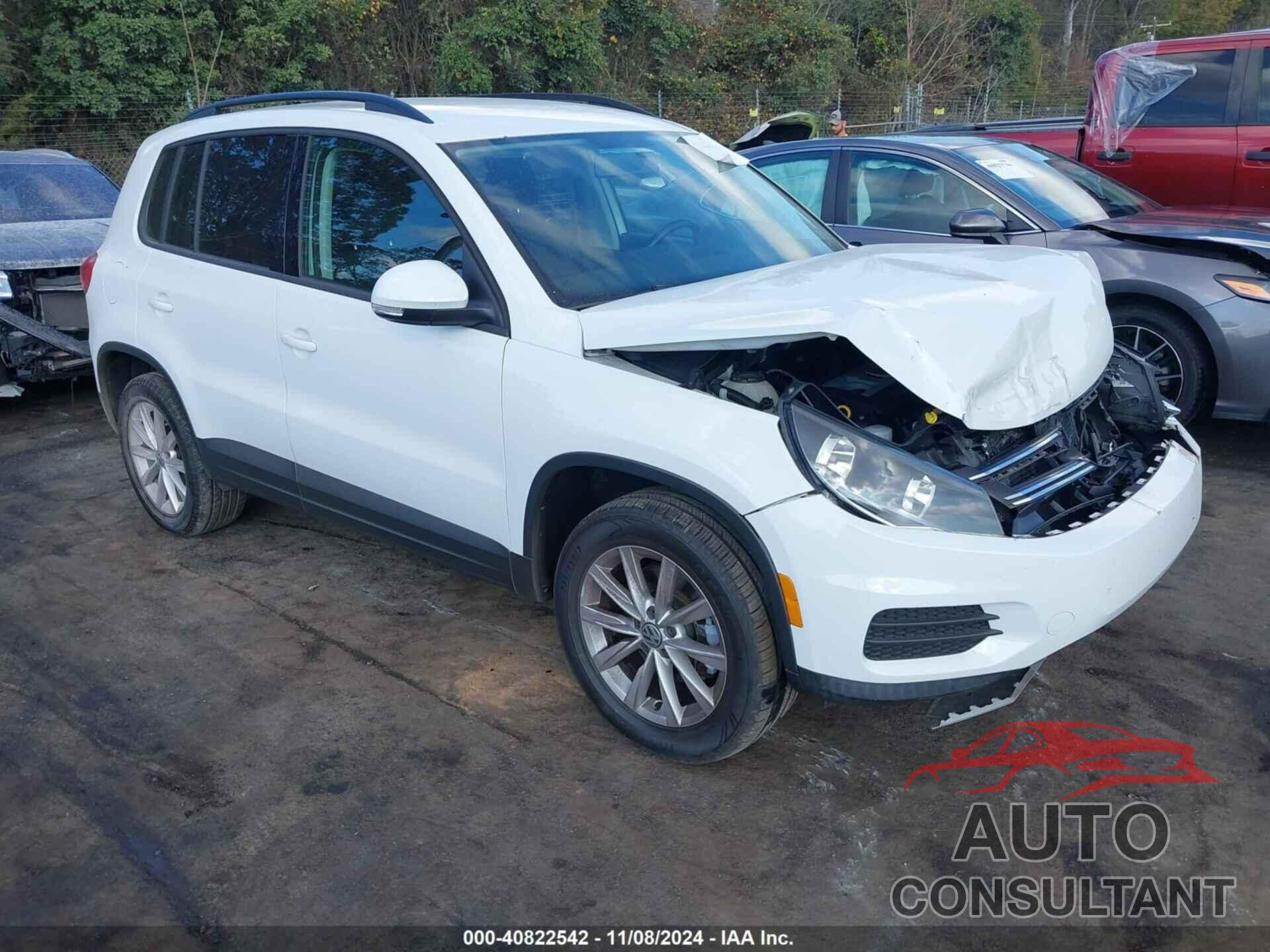 VOLKSWAGEN TIGUAN 2017 - WVGAV7AX3HK054186