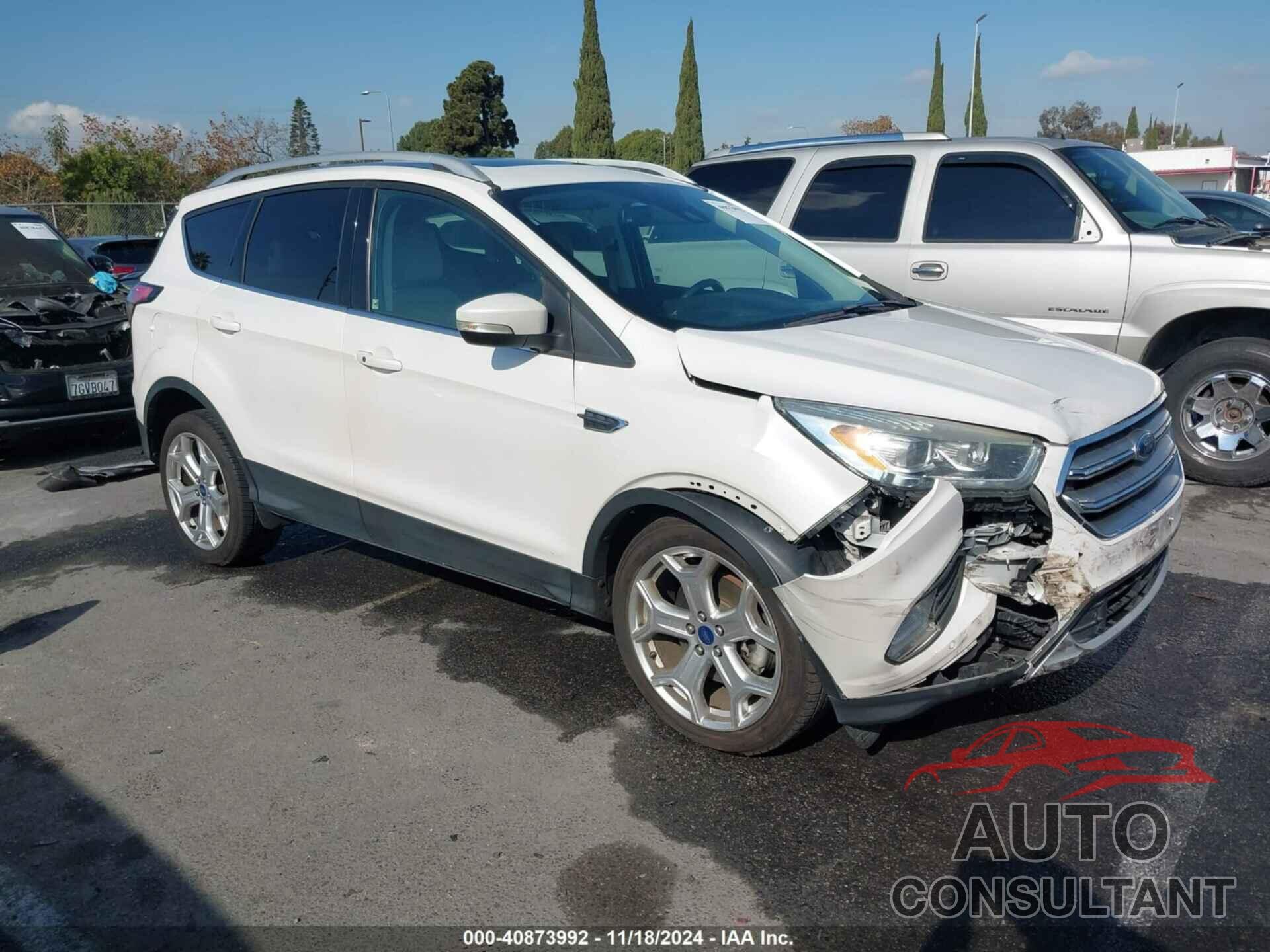 FORD ESCAPE 2017 - 1FMCU0J95HUE09030