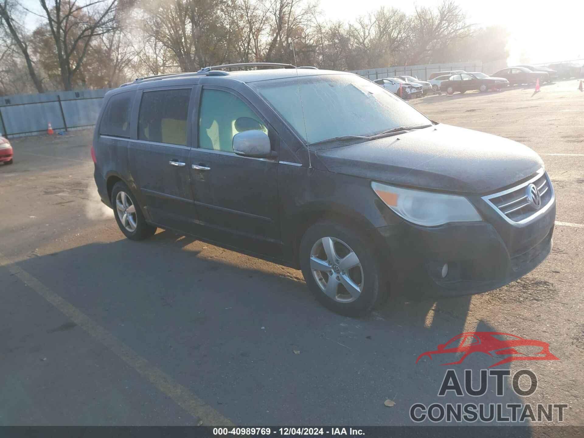 VOLKSWAGEN ROUTAN 2010 - 2V4RW6DX2AR260980
