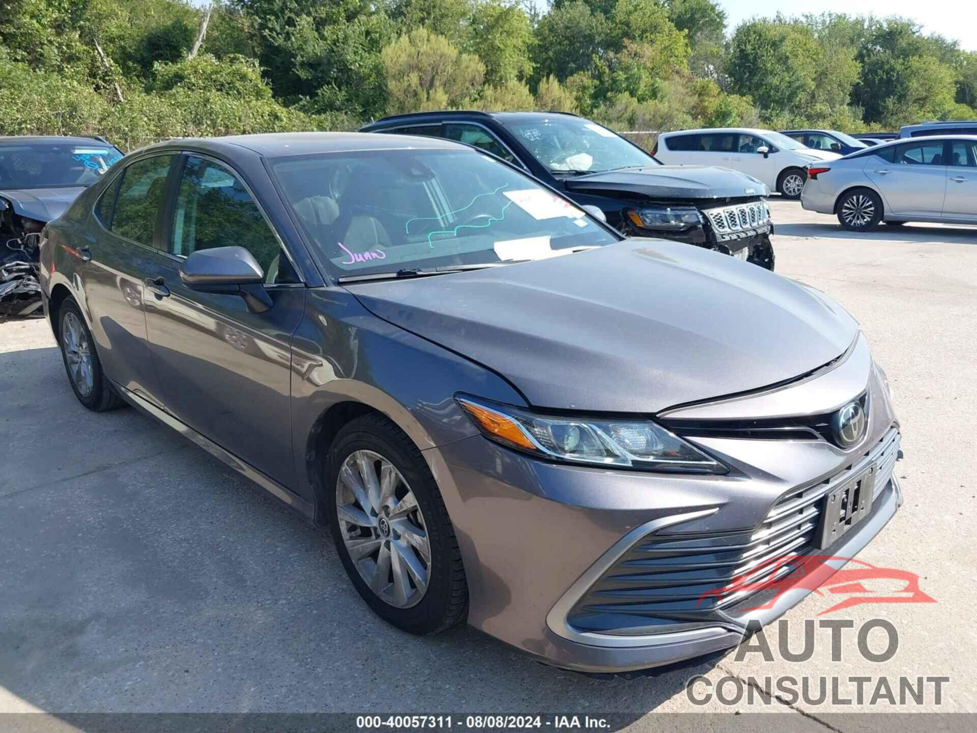 TOYOTA CAMRY 2022 - 4T1C11AK2NU673688