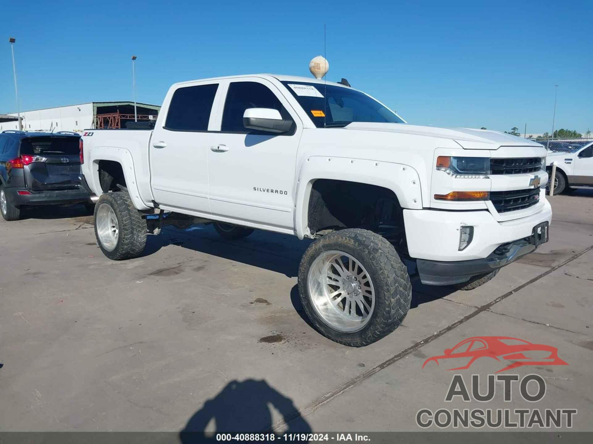CHEVROLET SILVERADO 1500 2018 - 3GCUKREC7JG303843