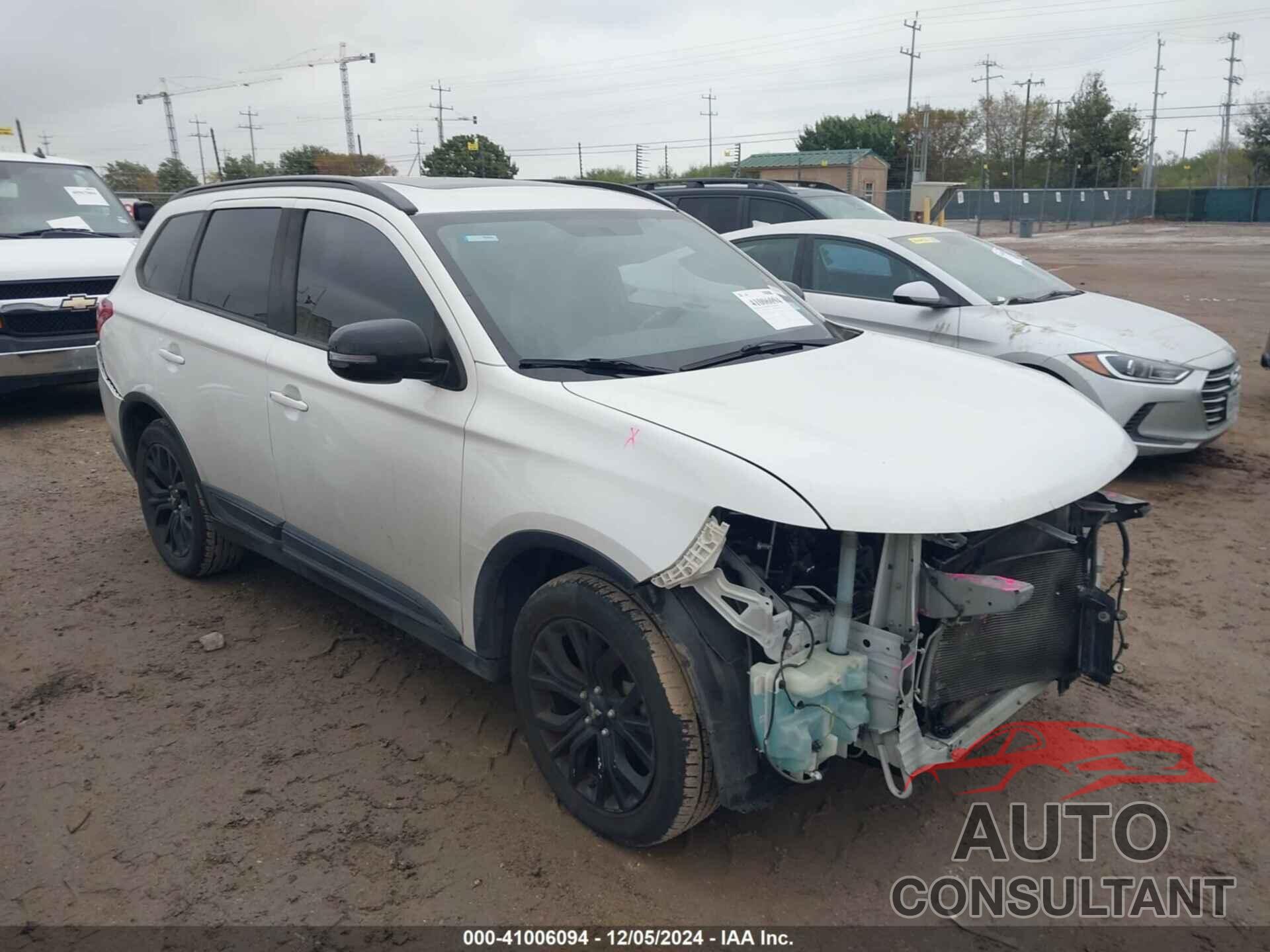 MITSUBISHI OUTLANDER 2018 - JA4AD3A30JZ021442