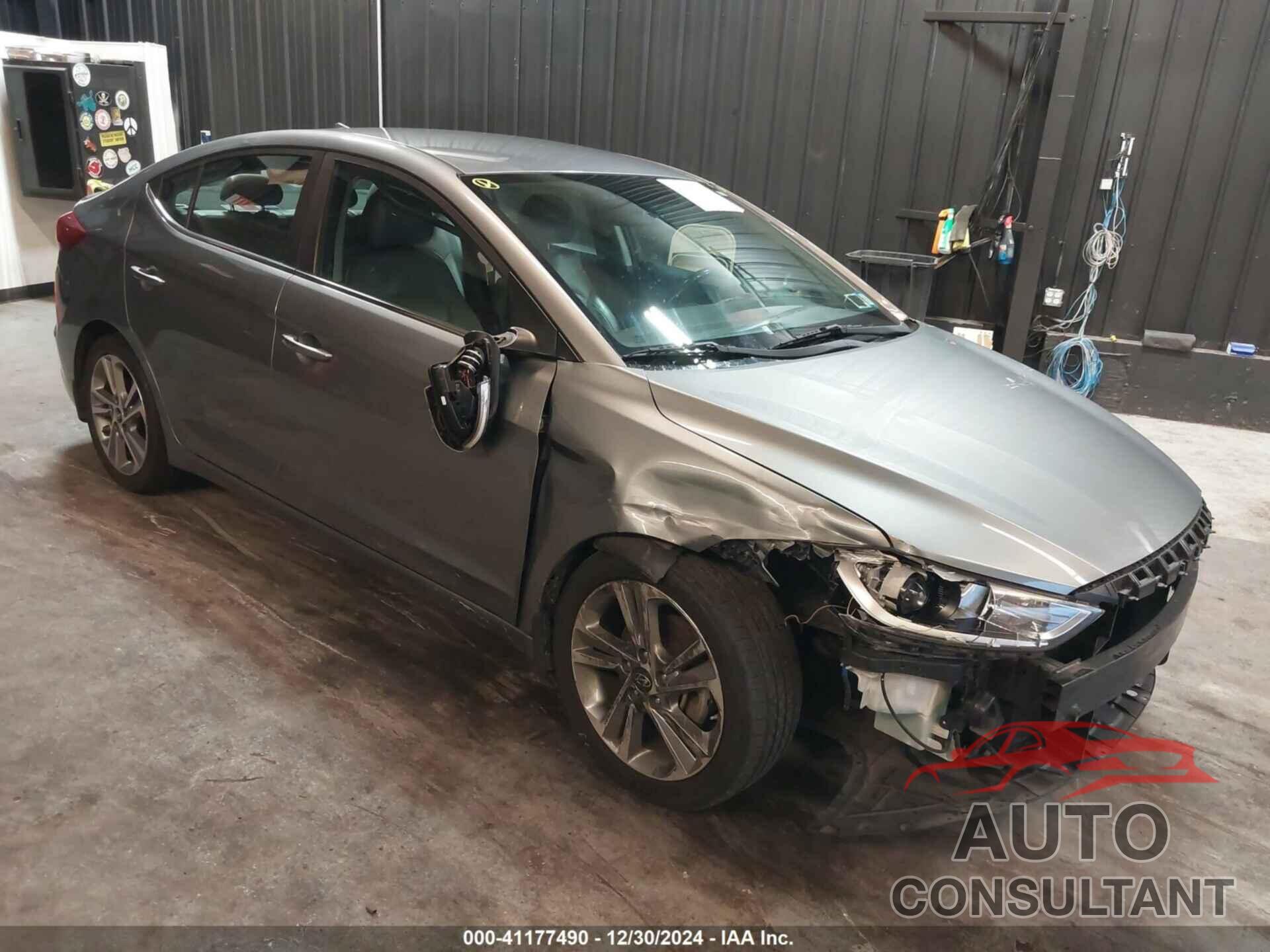 HYUNDAI ELANTRA 2018 - KMHD84LF3JU571568