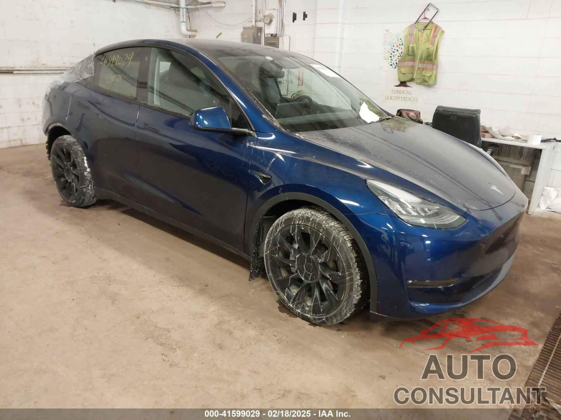 TESLA MODEL Y 2021 - 5YJYGDEE2MF185945
