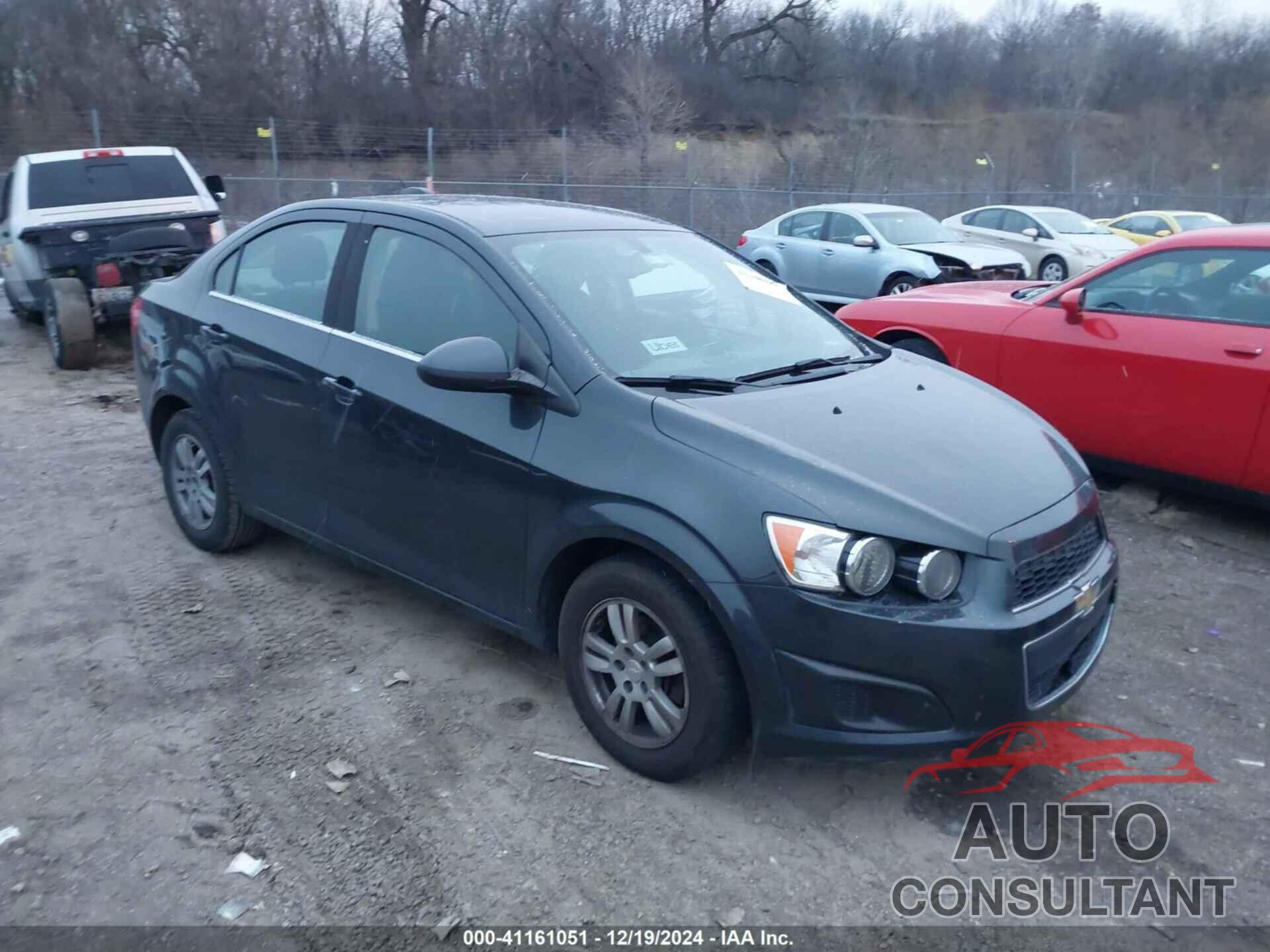 CHEVROLET SONIC 2015 - 1G1JC5SH2F4106567