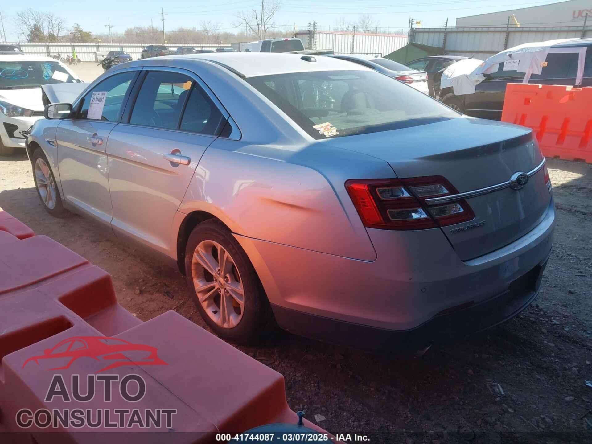 FORD TAURUS 2016 - 1FAHP2E91GG107258