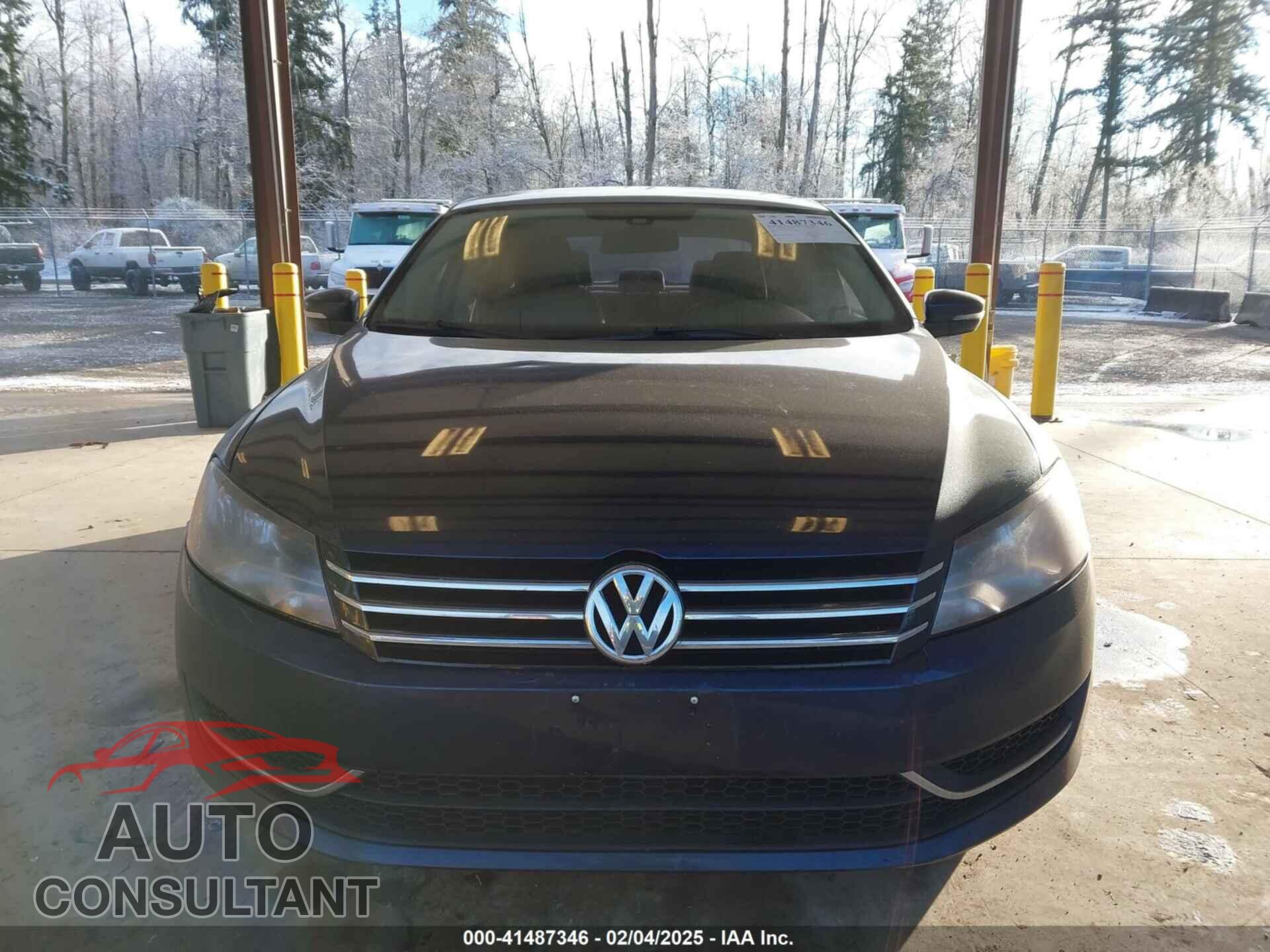 VOLKSWAGEN PASSAT 2015 - 1VWAT7A31FC050357