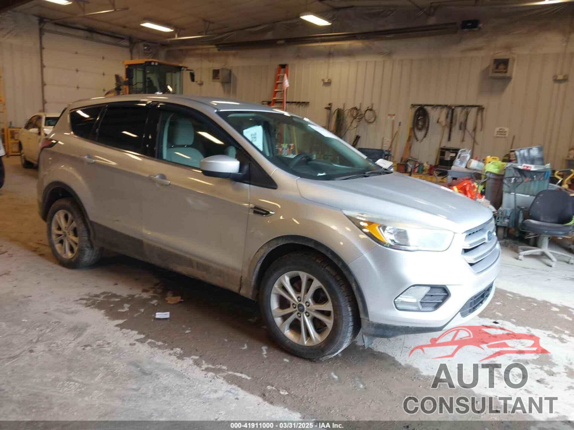 FORD ESCAPE 2017 - 1FMCU9G93HUB30994