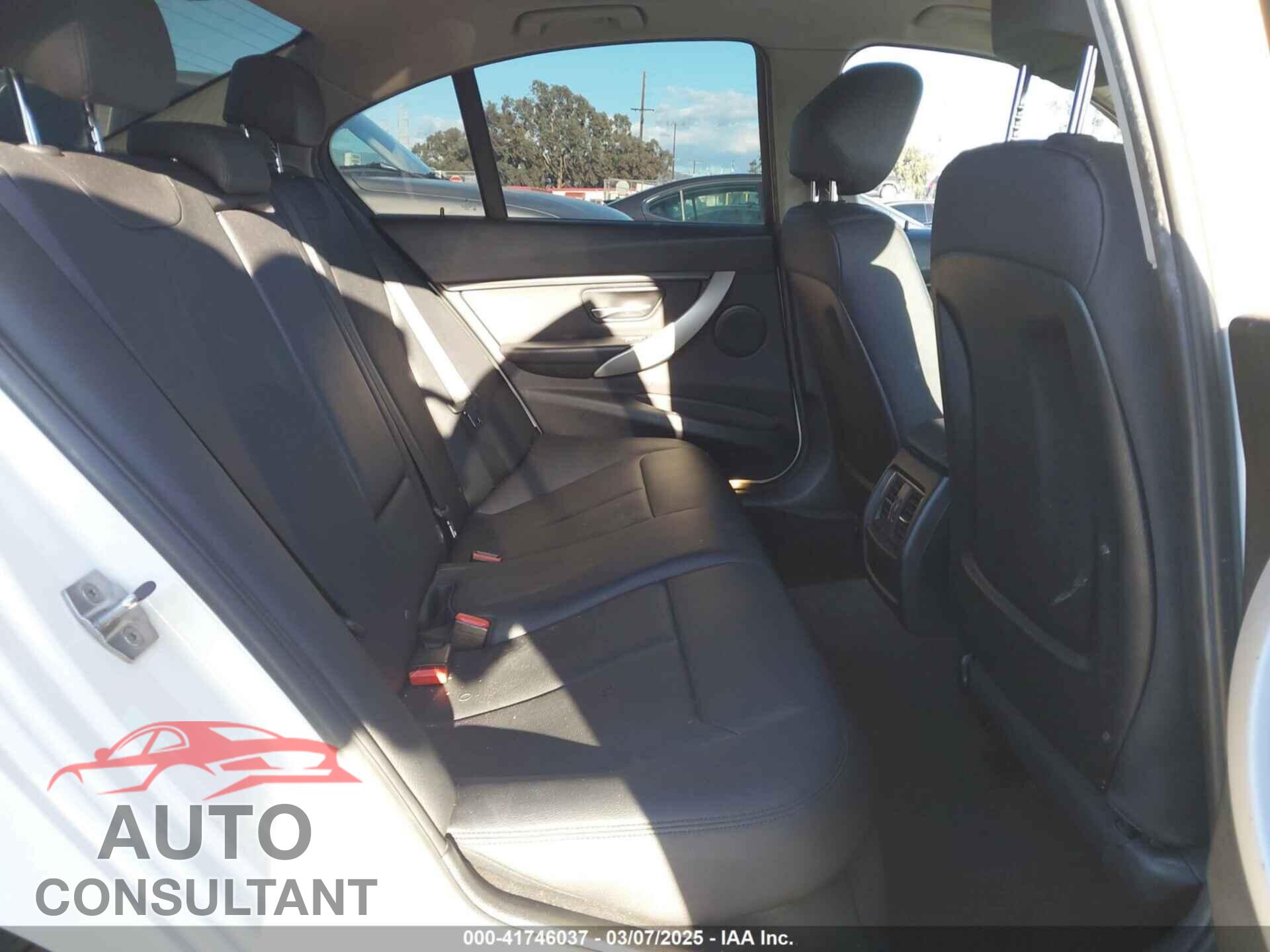BMW 320I 2016 - WBA8E1G53GNU11981