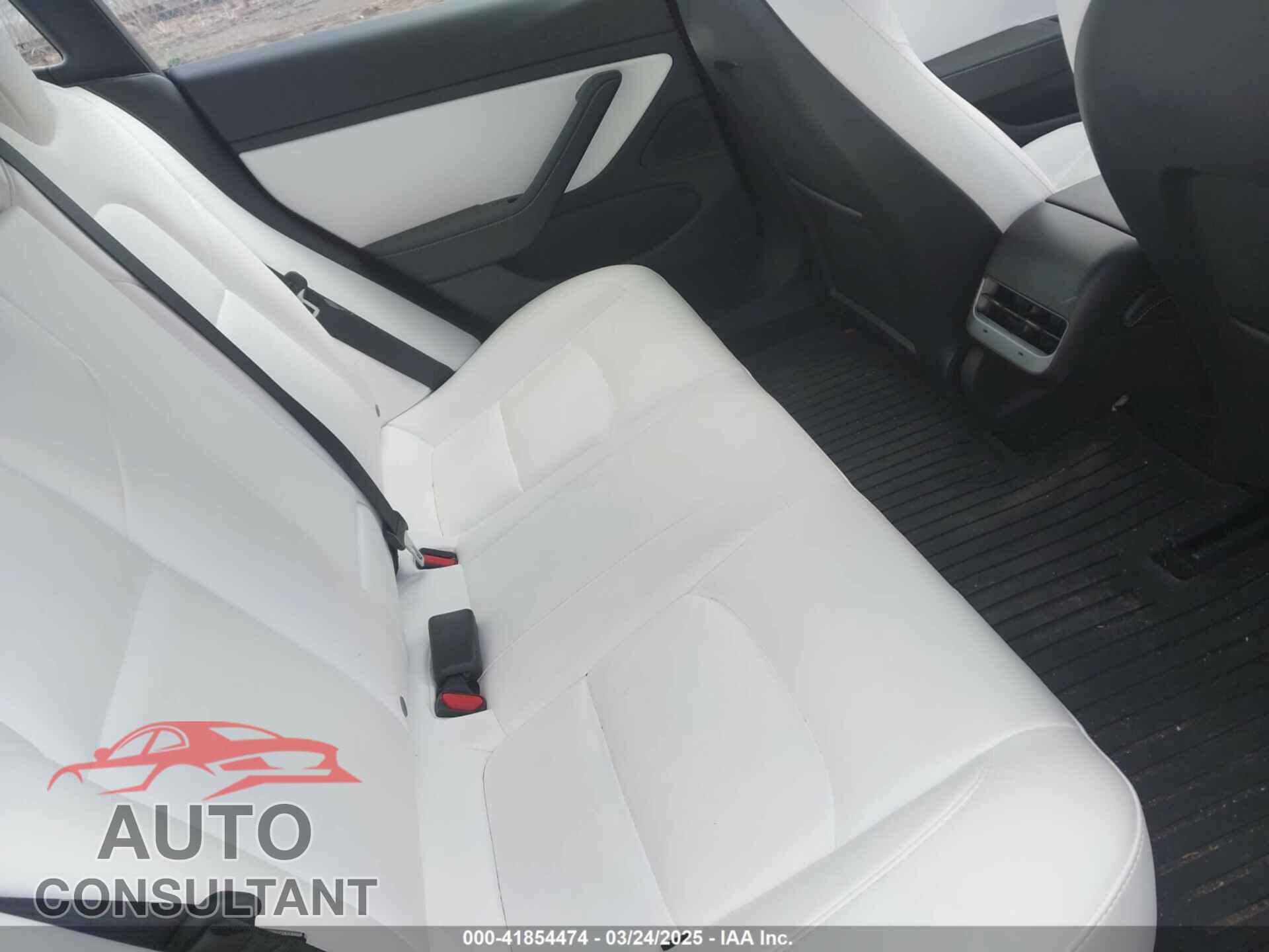 TESLA MODEL 3 2021 - 5YJ3E1EB0MF902833