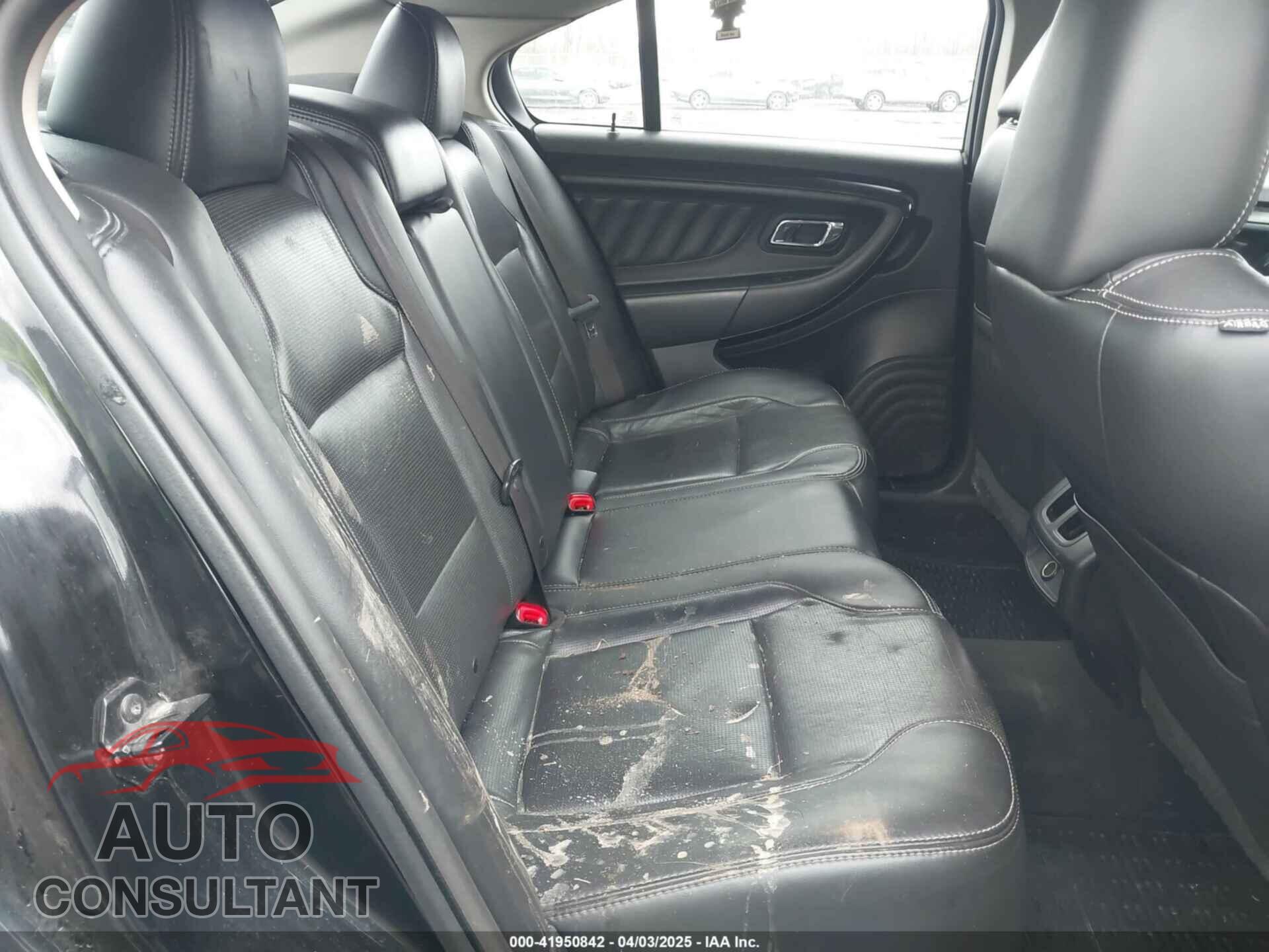 FORD TAURUS 2011 - 1FAHP2FW3BG120302