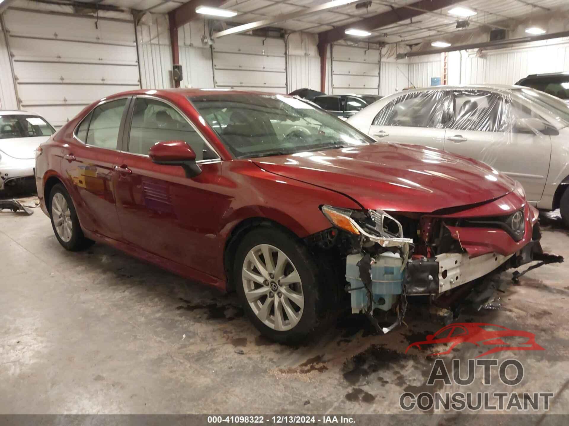 TOYOTA CAMRY 2018 - 4T1B11HK2JU515539