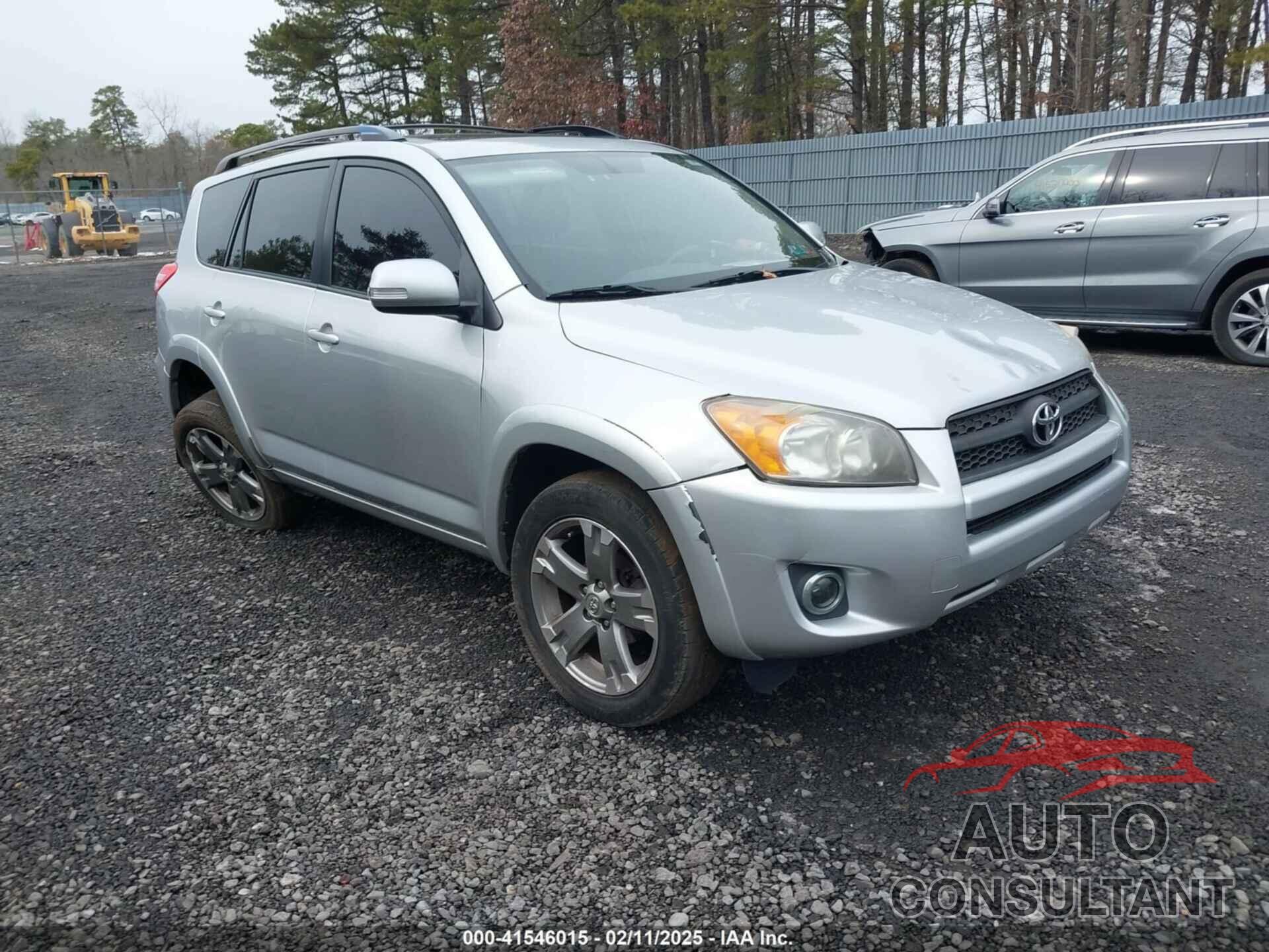 TOYOTA RAV4 2011 - JTMRF4DV6B5043105