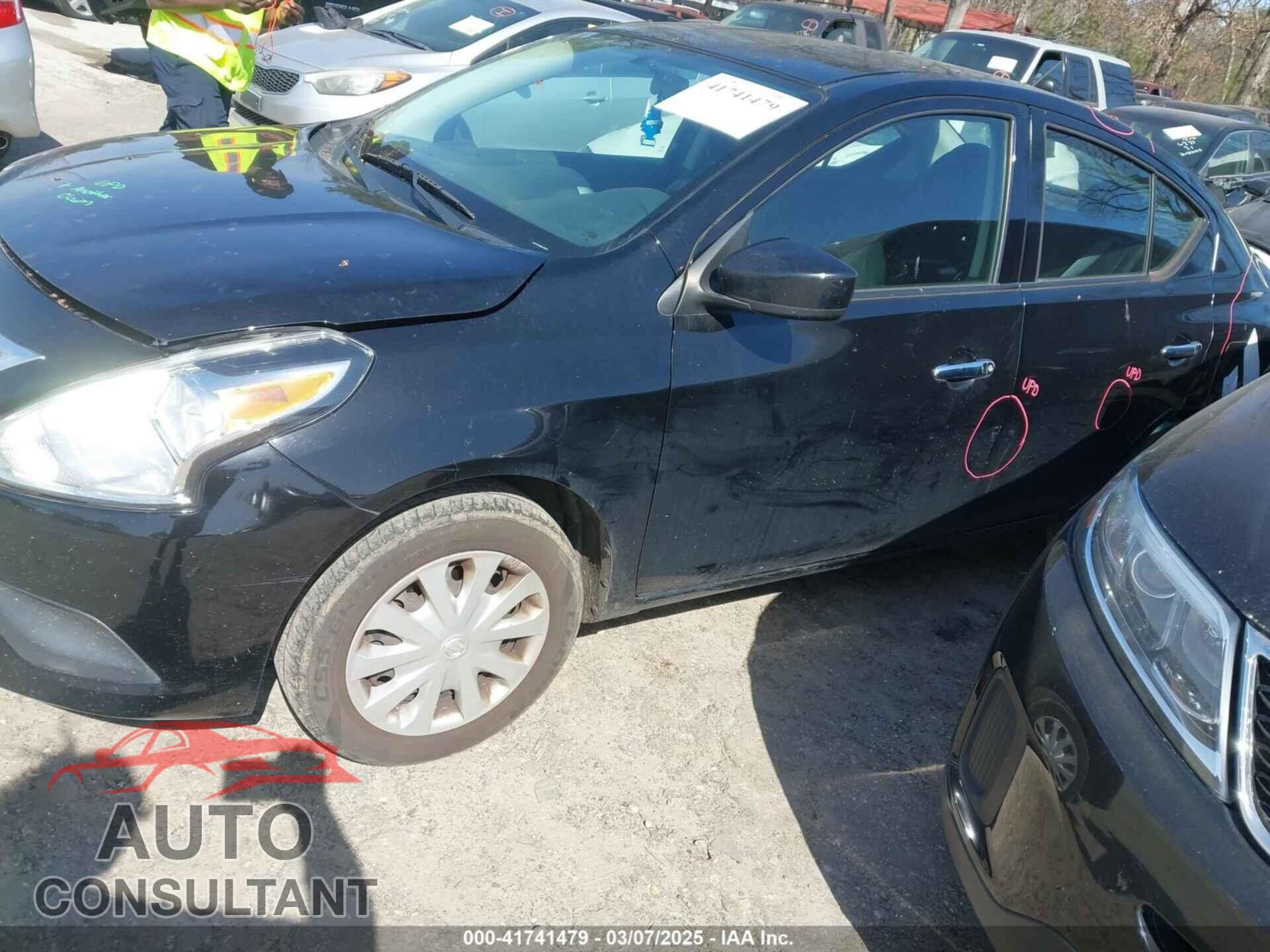 NISSAN VERSA 2019 - 3N1CN7AP3KL878470