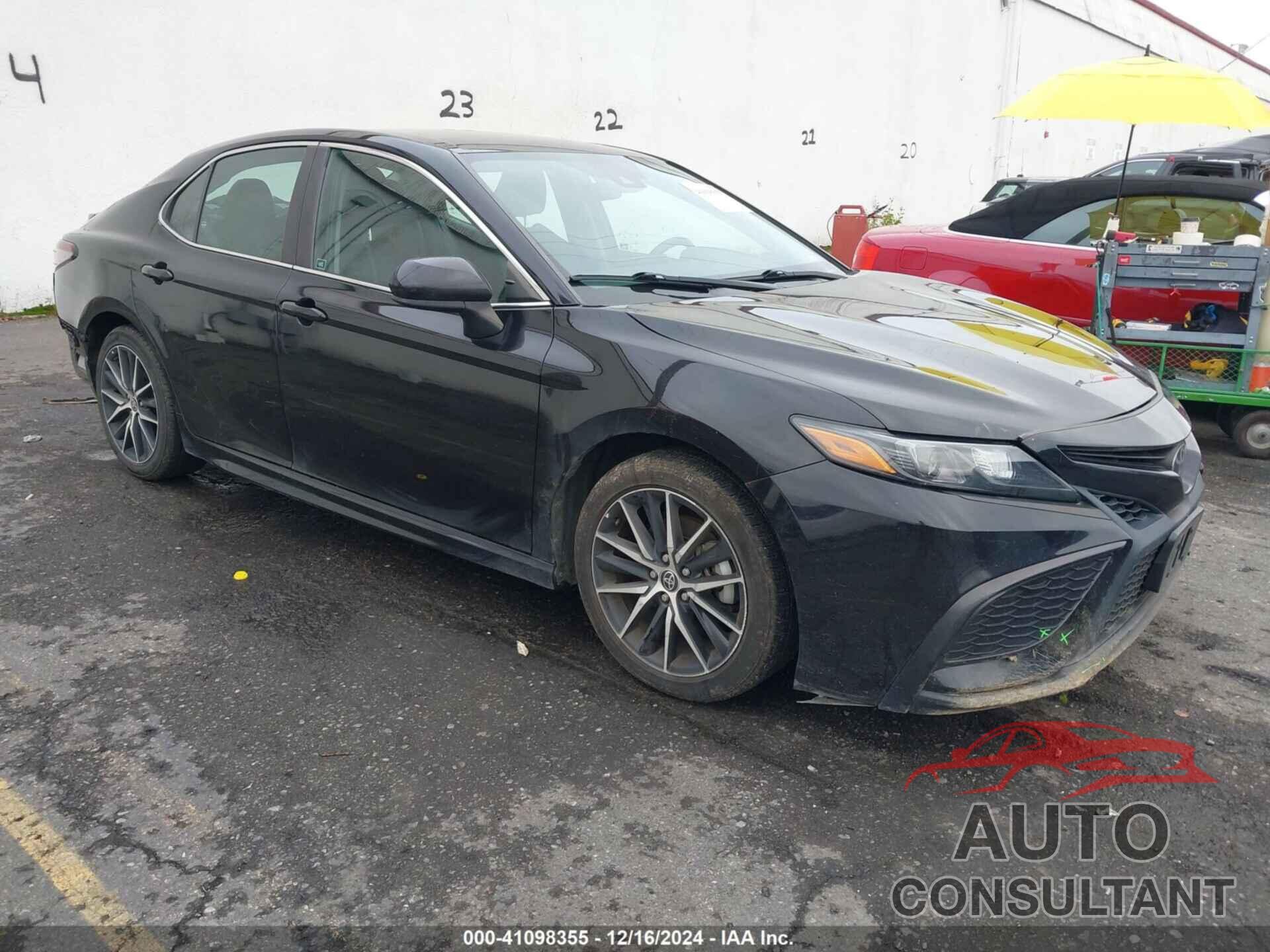TOYOTA CAMRY 2021 - 4T1G11AK0MU533719