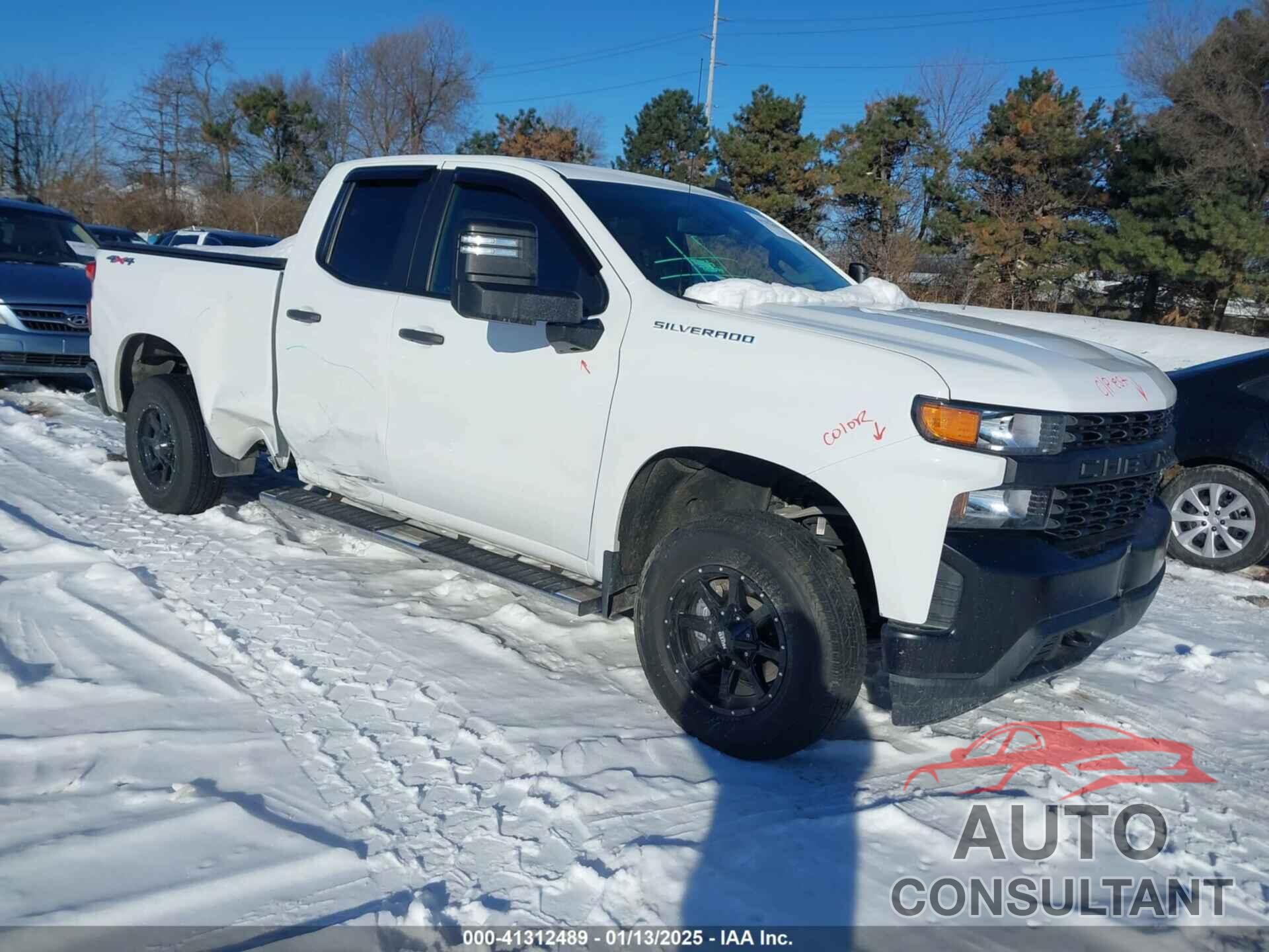 CHEVROLET SILVERADO 1500 2021 - 1GCRYAEF8MZ114090