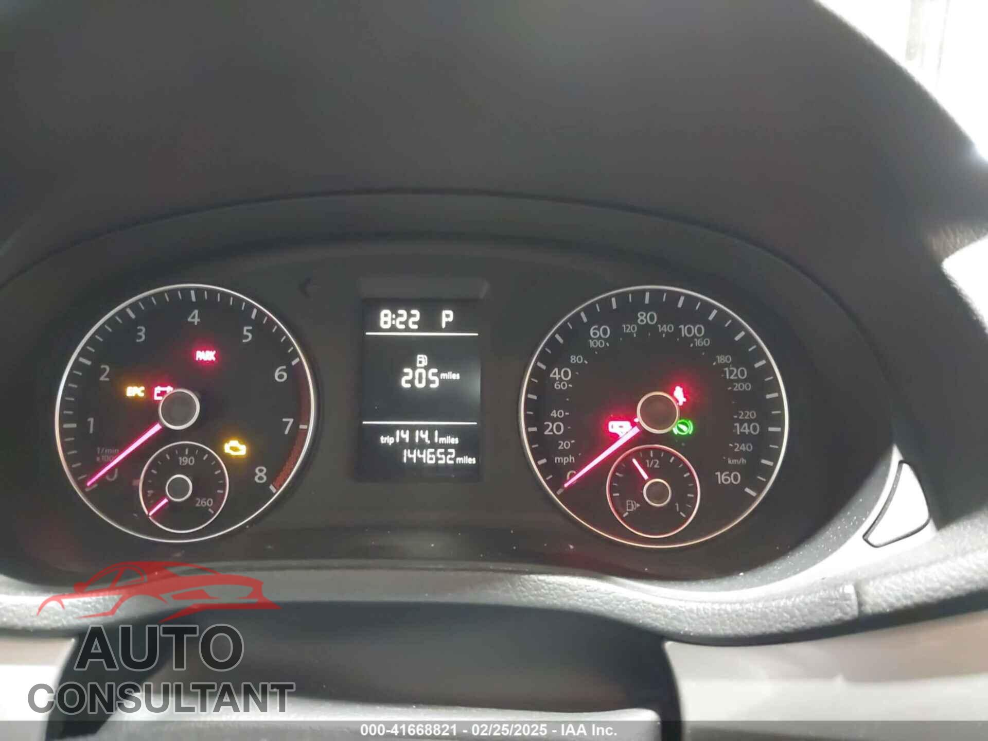 VOLKSWAGEN PASSAT 2015 - 1VWAT7A30FC080255