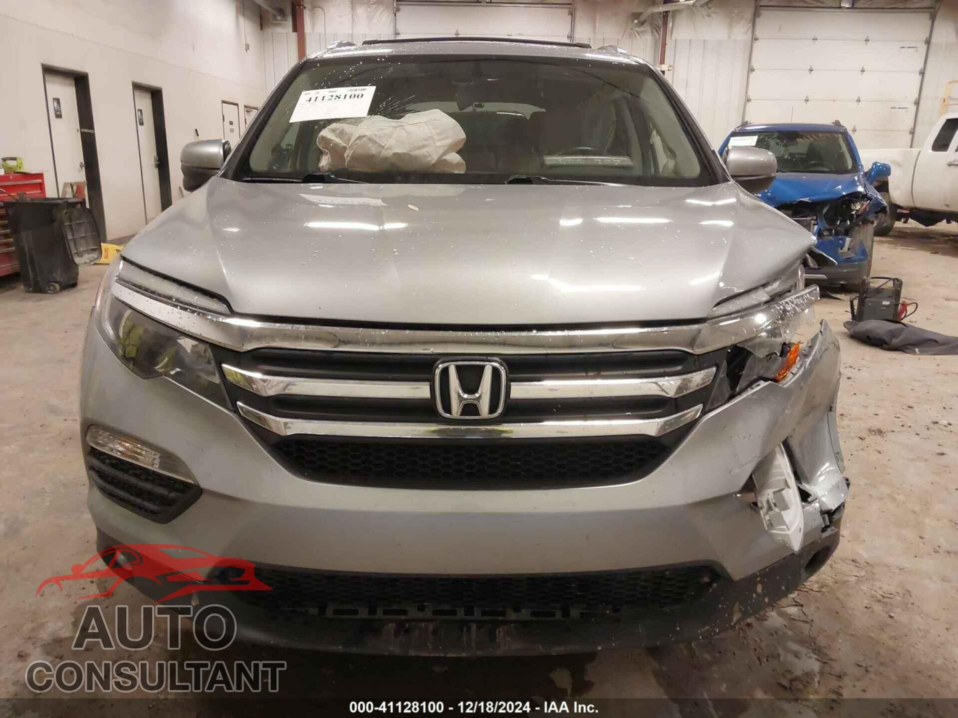 HONDA PILOT 2017 - 5FNYF6H5XHB100978