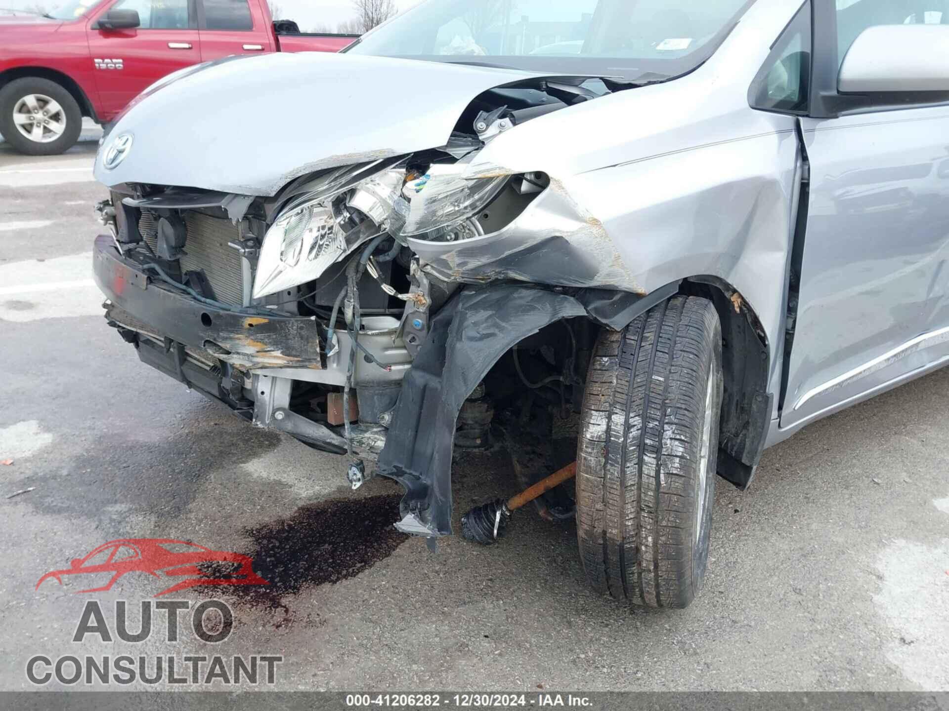 TOYOTA SIENNA 2012 - 5TDYK3DC2CS209194
