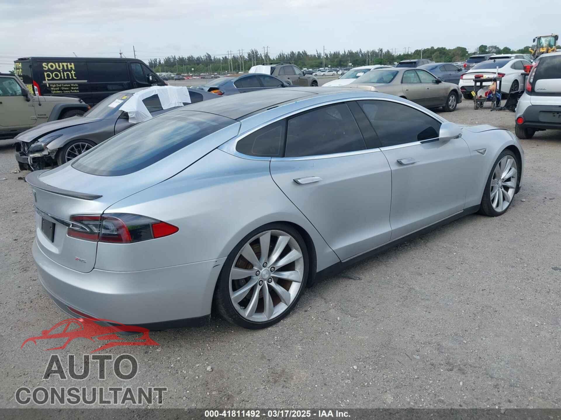 TESLA MODEL S 2013 - 5YJSA1CP2DFP06270