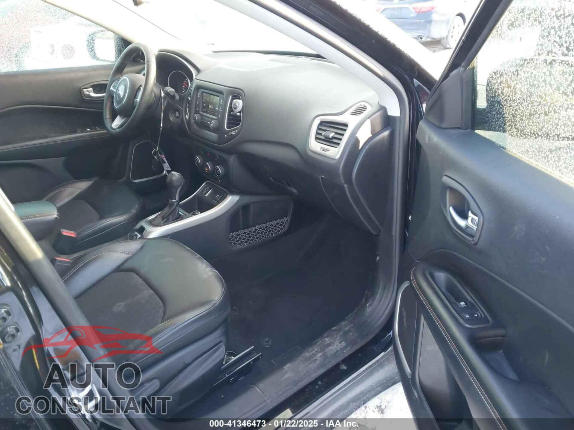 JEEP COMPASS 2018 - 3C4NJCBBXJT487733