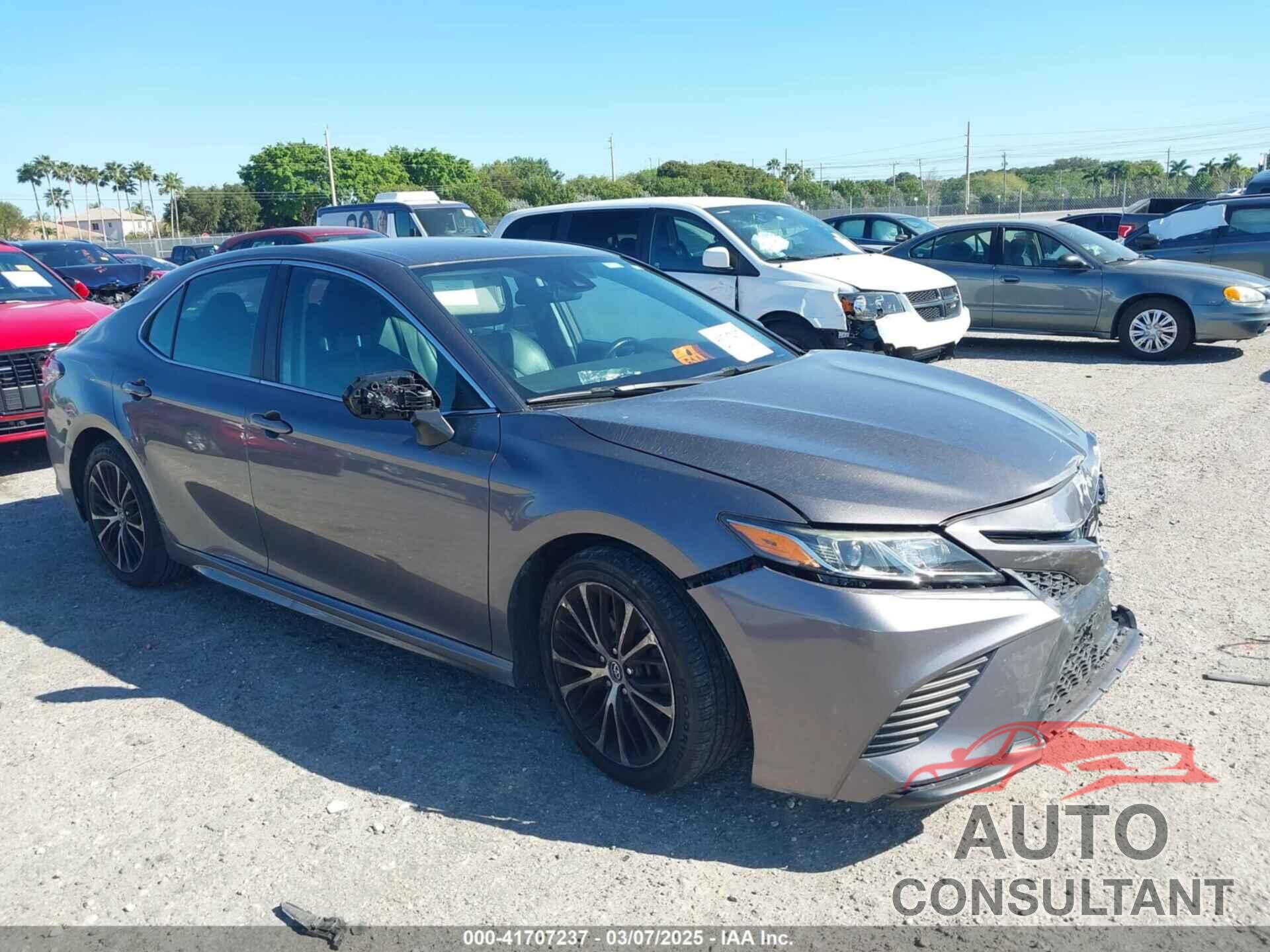 TOYOTA CAMRY 2019 - 4T1B11HK0KU681172