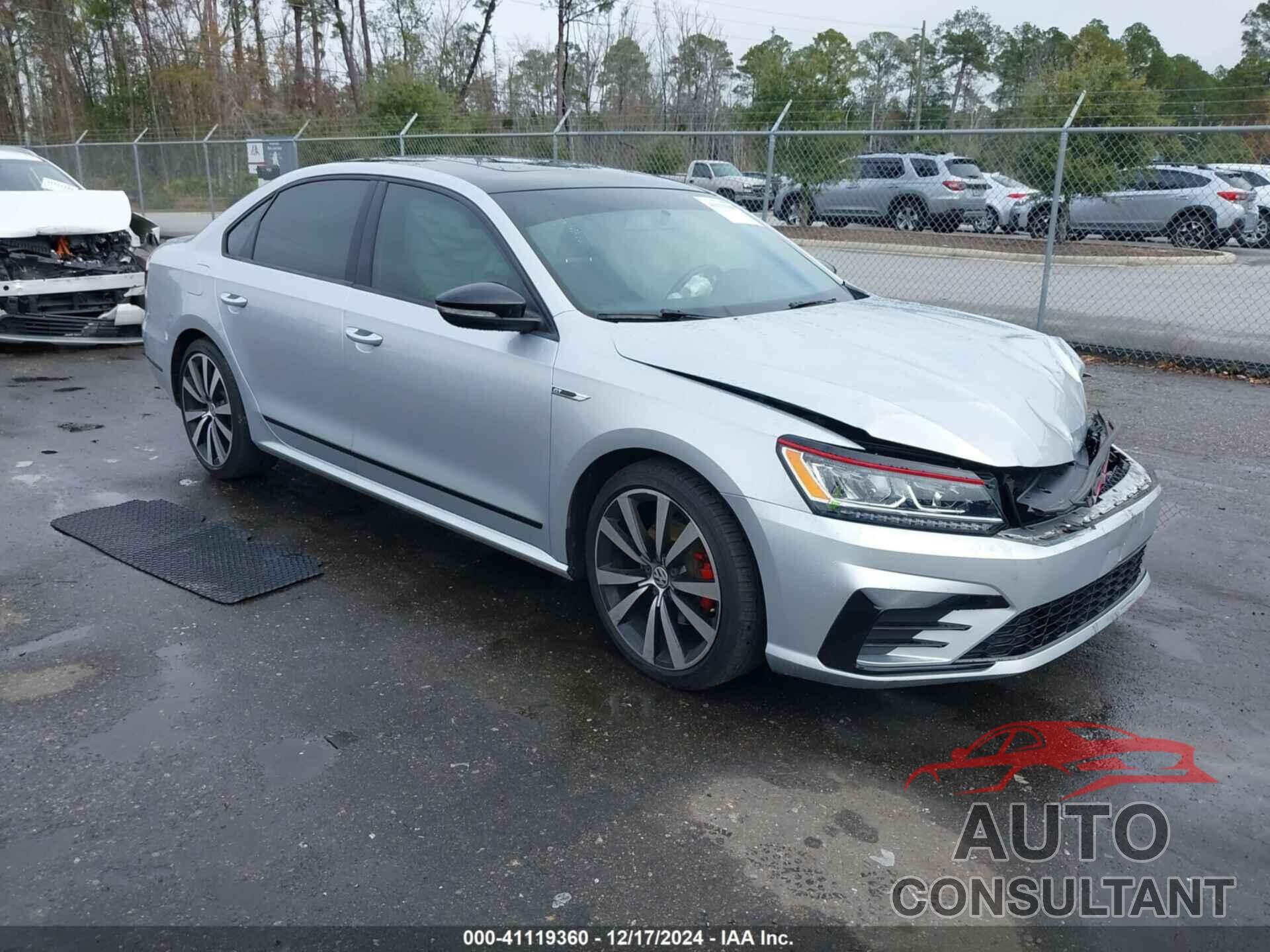 VOLKSWAGEN PASSAT 2018 - 1VWJM7A36JC049310