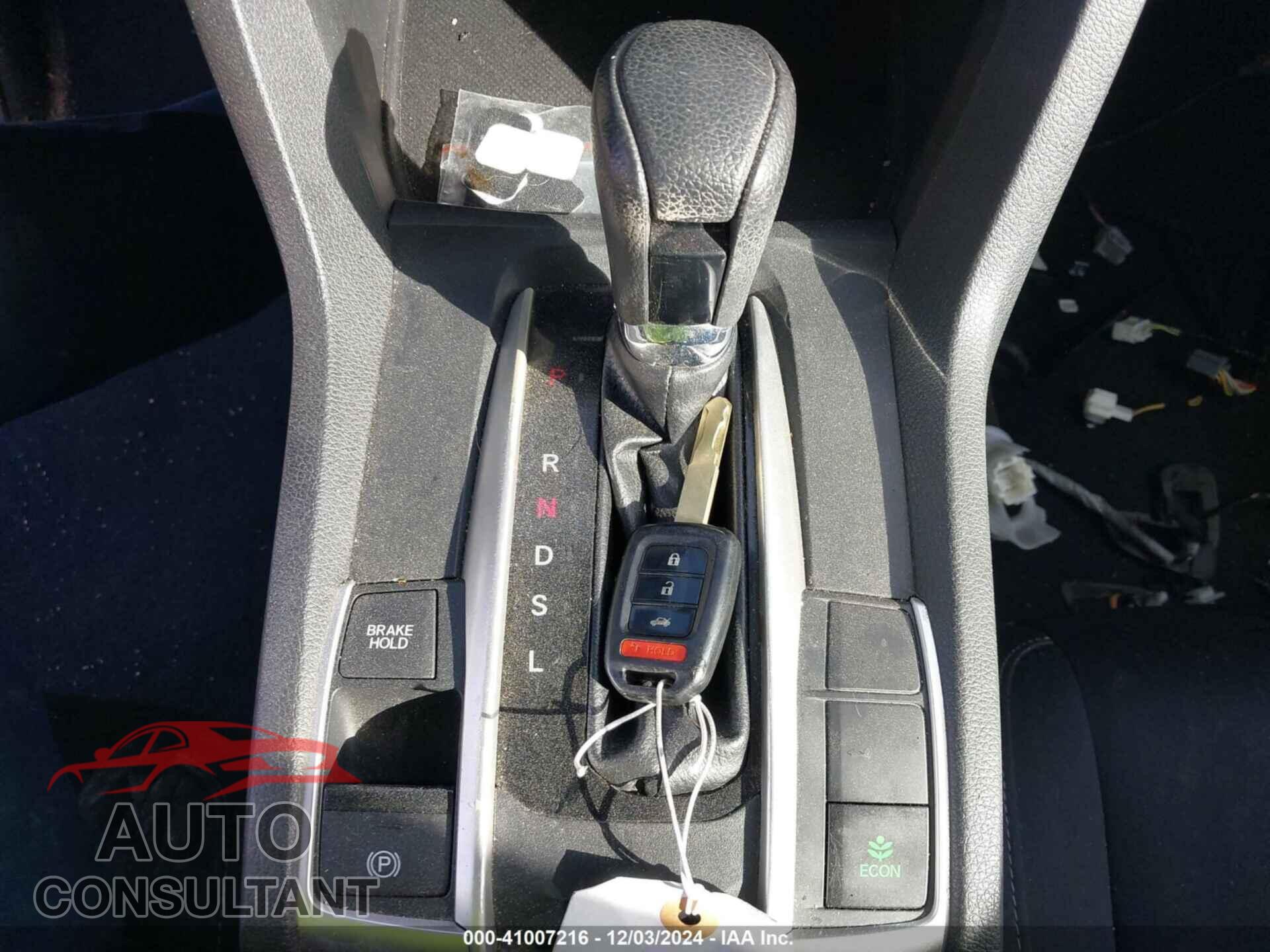 HONDA CIVIC 2019 - 2HGFC2F69KH543873