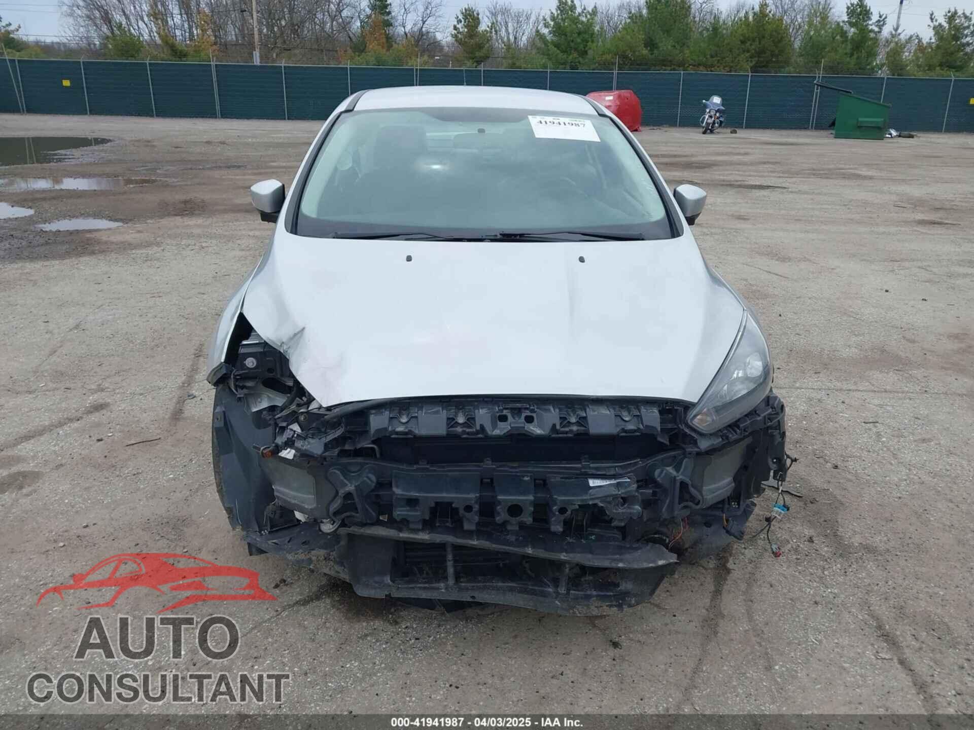 FORD FOCUS 2015 - 1FADP3F24FL347206