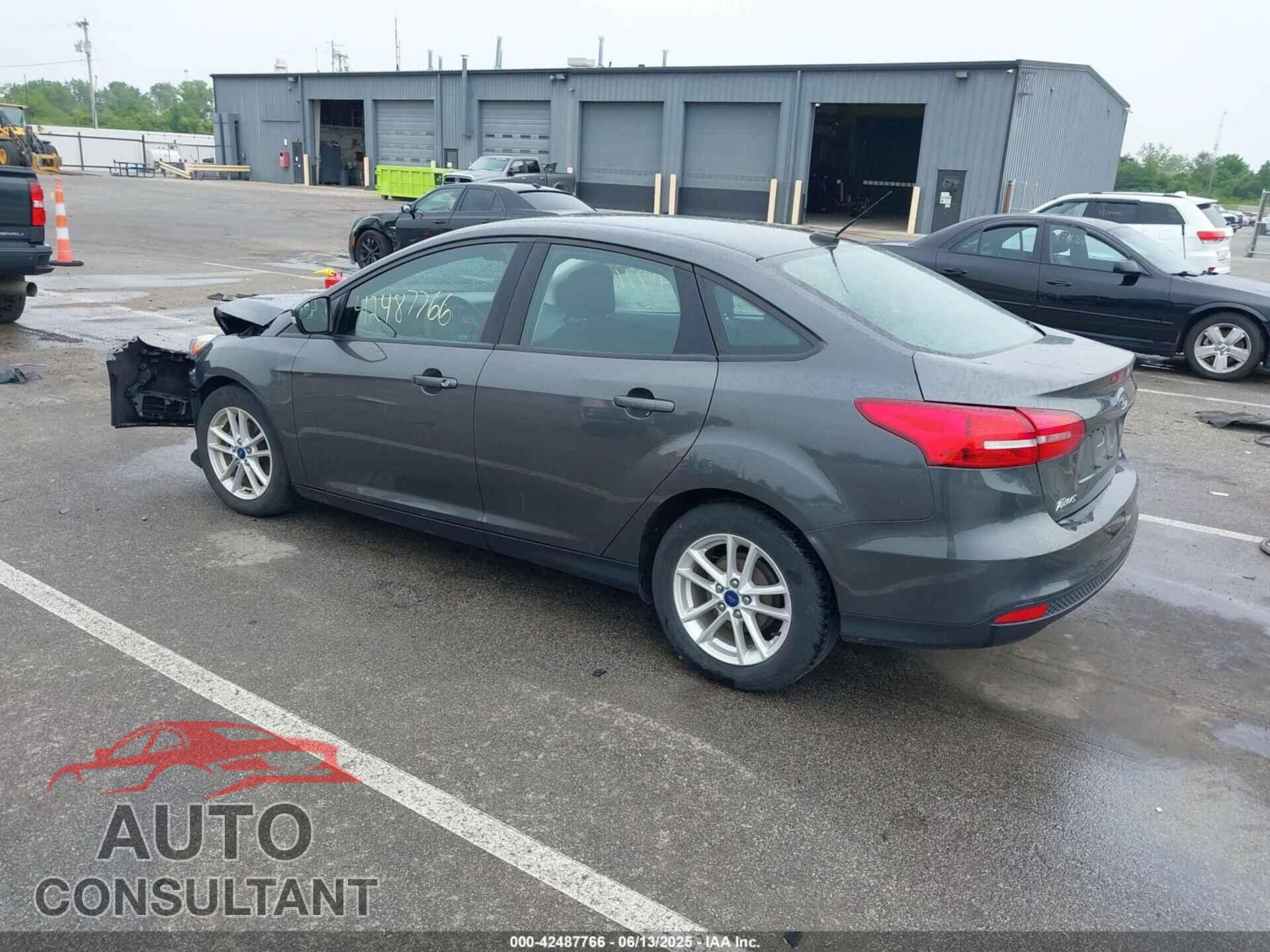 FORD FOCUS 2017 - 1FADP3F28HL235303