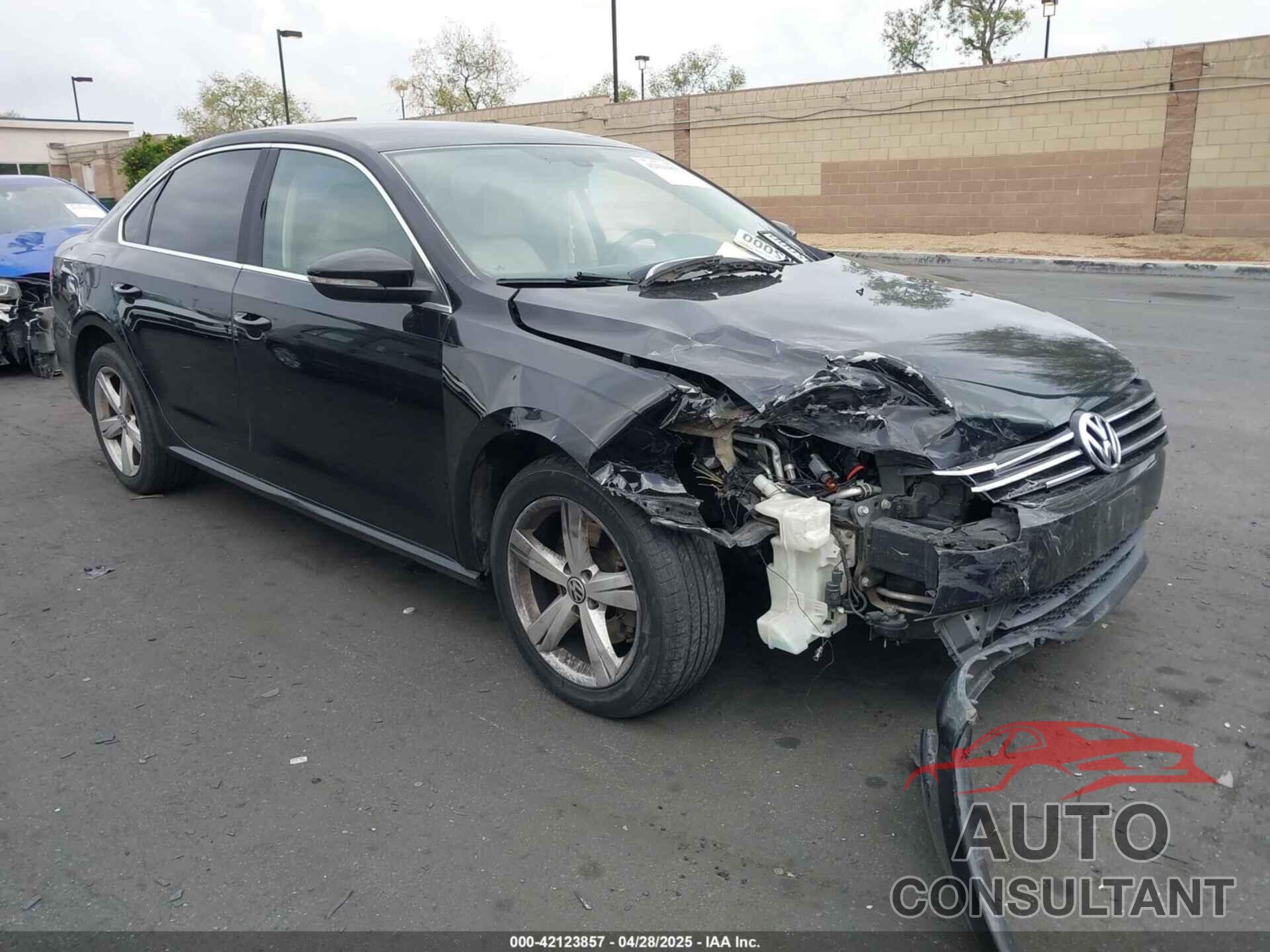 VOLKSWAGEN PASSAT 2012 - 1VWBP7A37CC095307
