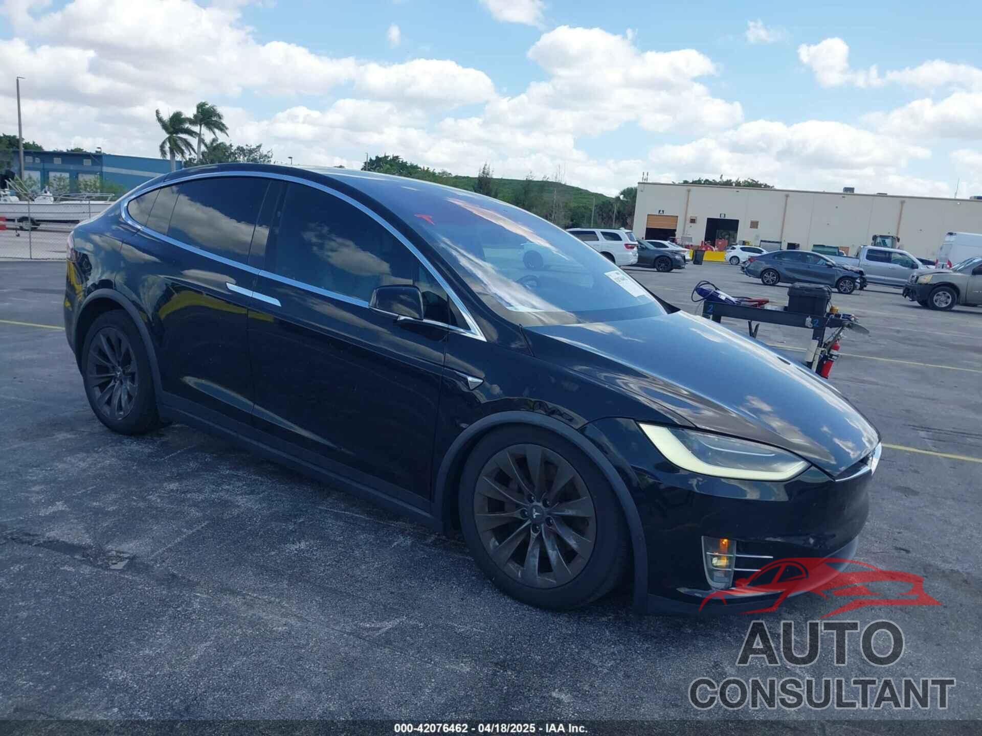 TESLA MODEL X 2017 - 5YJXCBE21HF054898