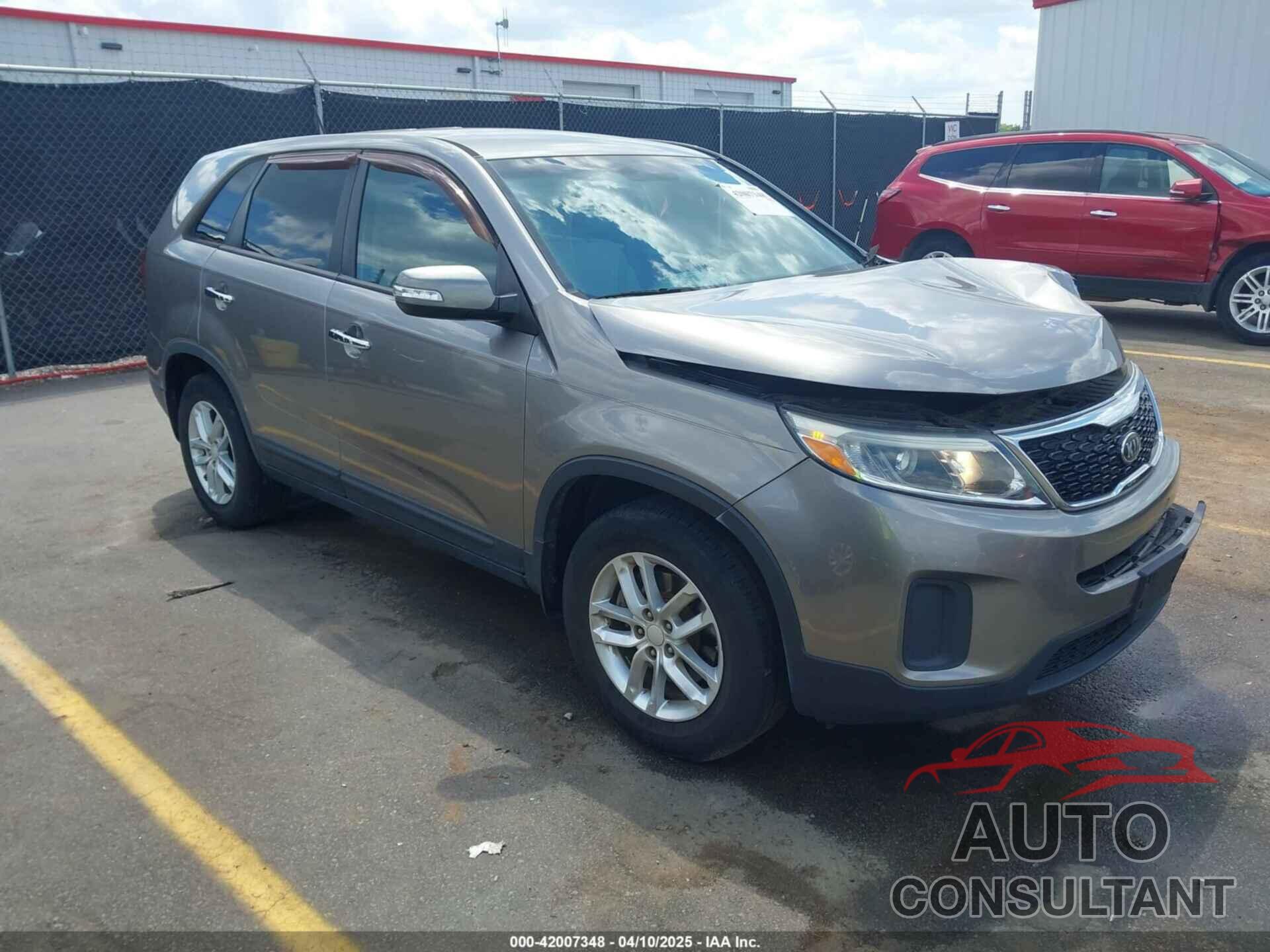 KIA SORENTO 2015 - 5XYKT3A64FG611172