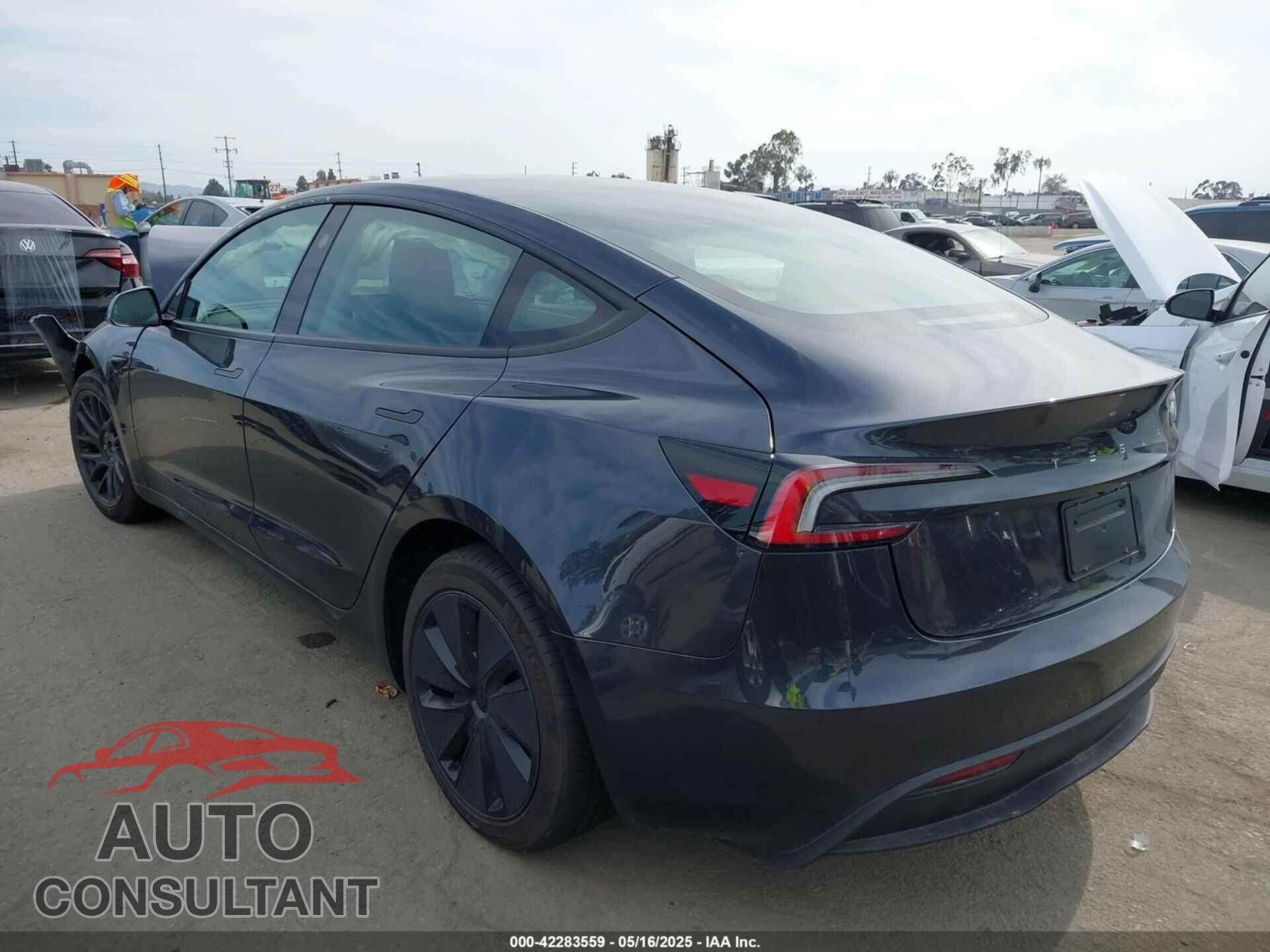TESLA MODEL 3 2025 - 5YJ3E1EA2SF918679