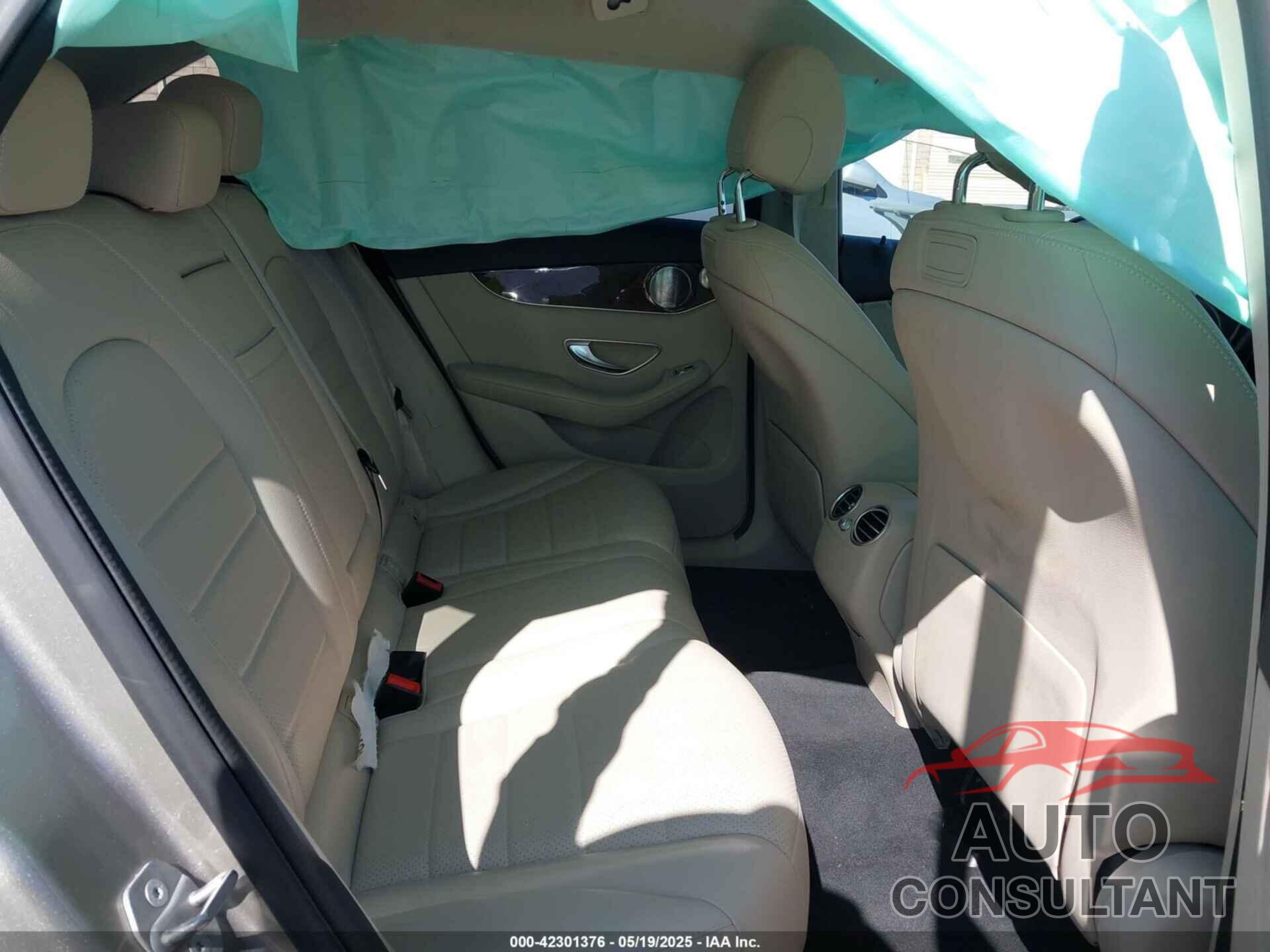 MERCEDES-BENZ GLC 300 2019 - WDC0G4KB9KF606523