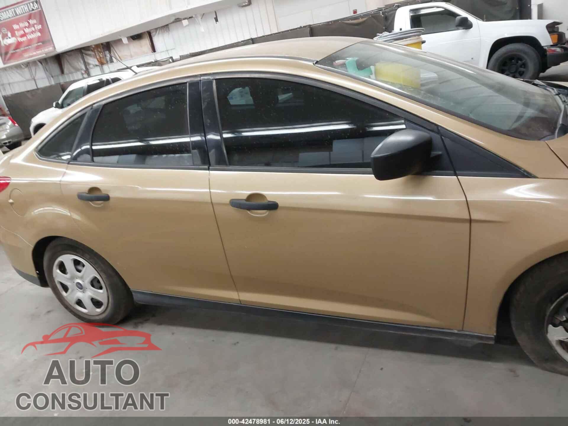 FORD FOCUS 2016 - 1FADP3E25GL320387
