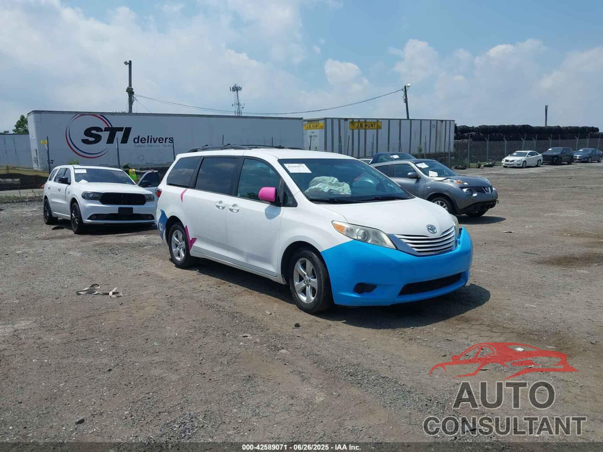 TOYOTA SIENNA 2017 - 5TDKZ3DC5HS806879