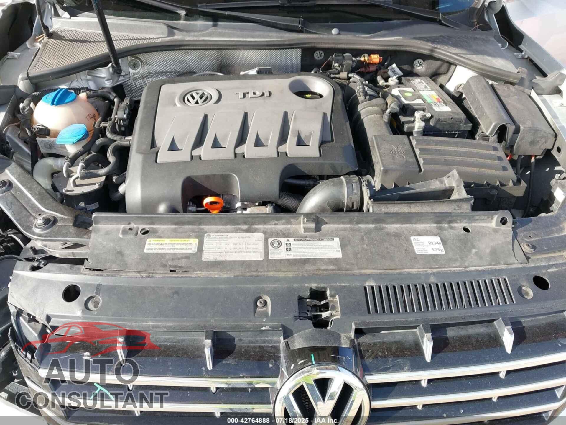 VOLKSWAGEN PASSAT 2013 - 1VWCN7A30DC113965