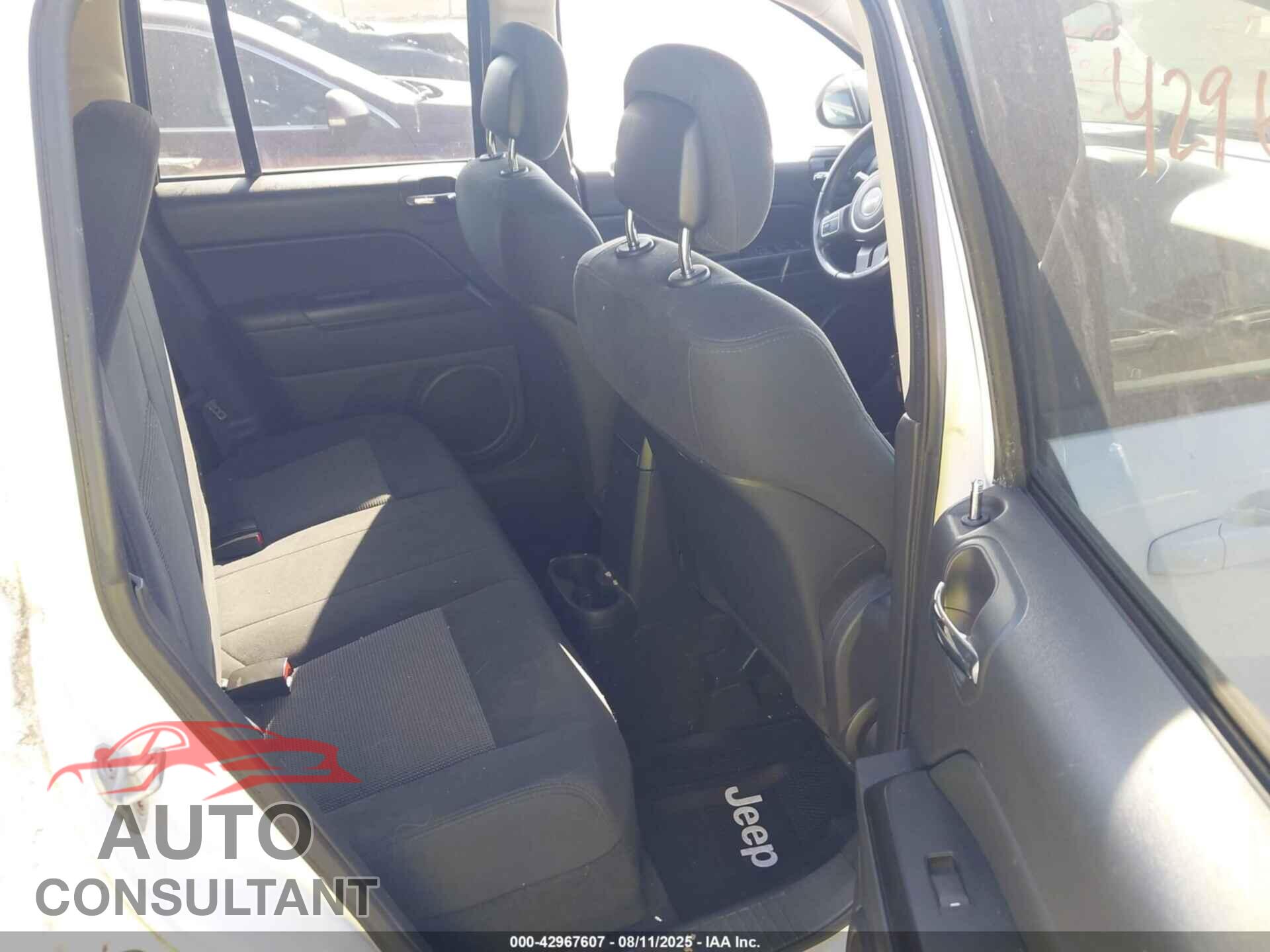 JEEP COMPASS 2011 - 1J4NF1FBXBD145636