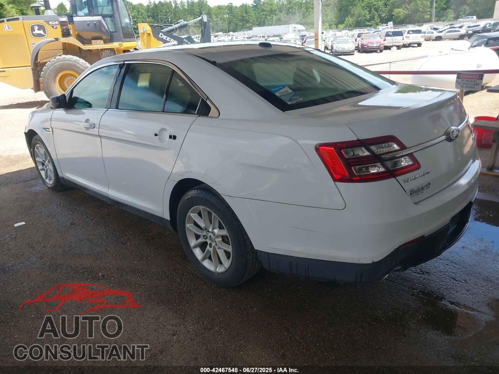 FORD TAURUS 2015 - 1FAHP2D84FG105138