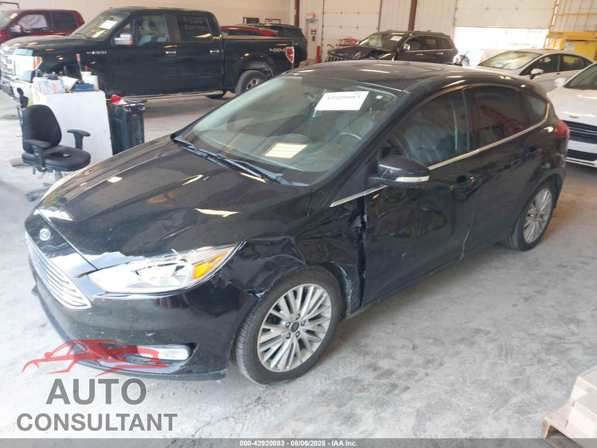 FORD FOCUS 2017 - 1FADP3N27HL242650