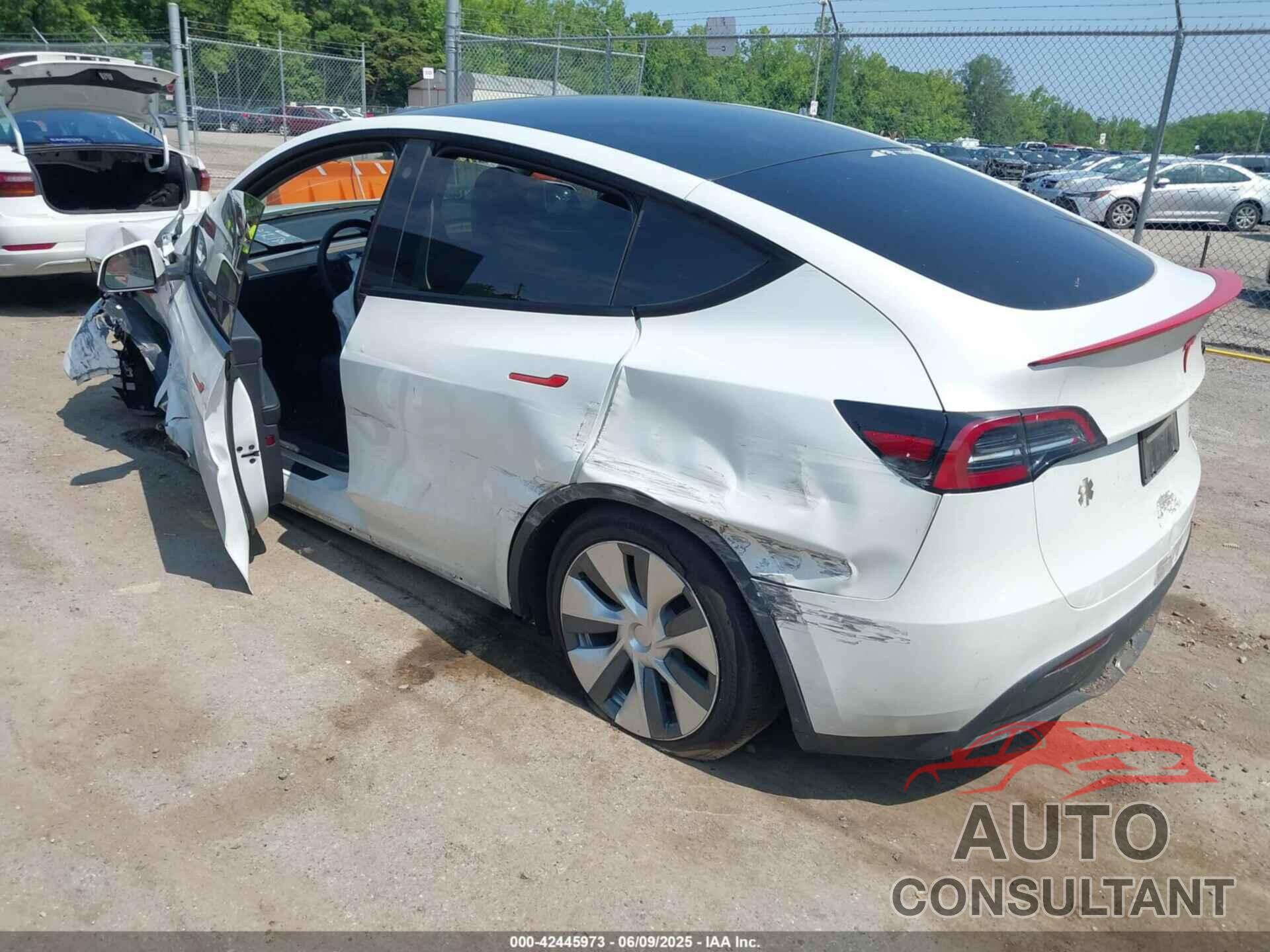 TESLA MODEL Y 2023 - 7SAYGDEE8PA121610