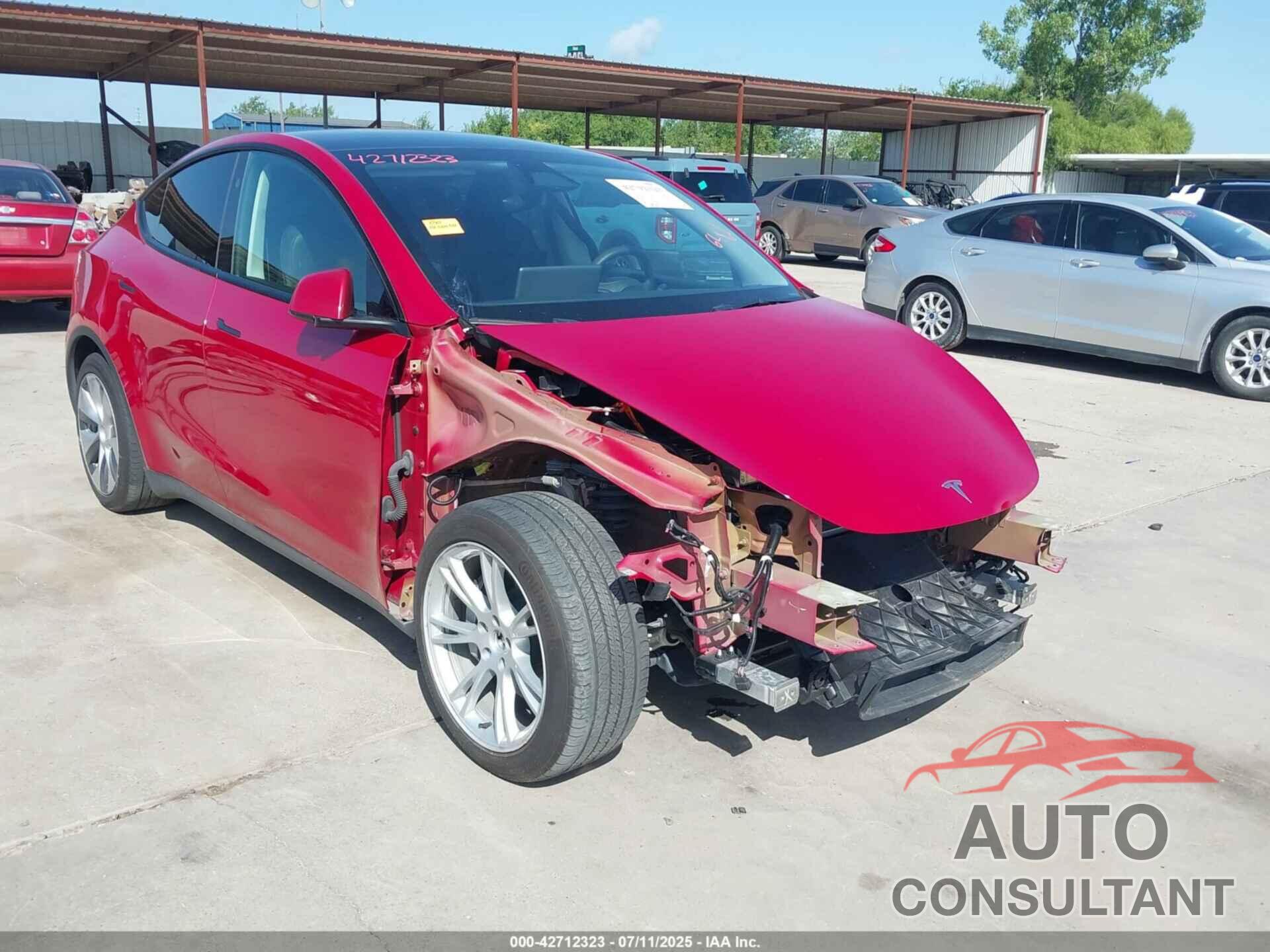 TESLA MODEL Y 2023 - 7SAYGAEEXPF830119