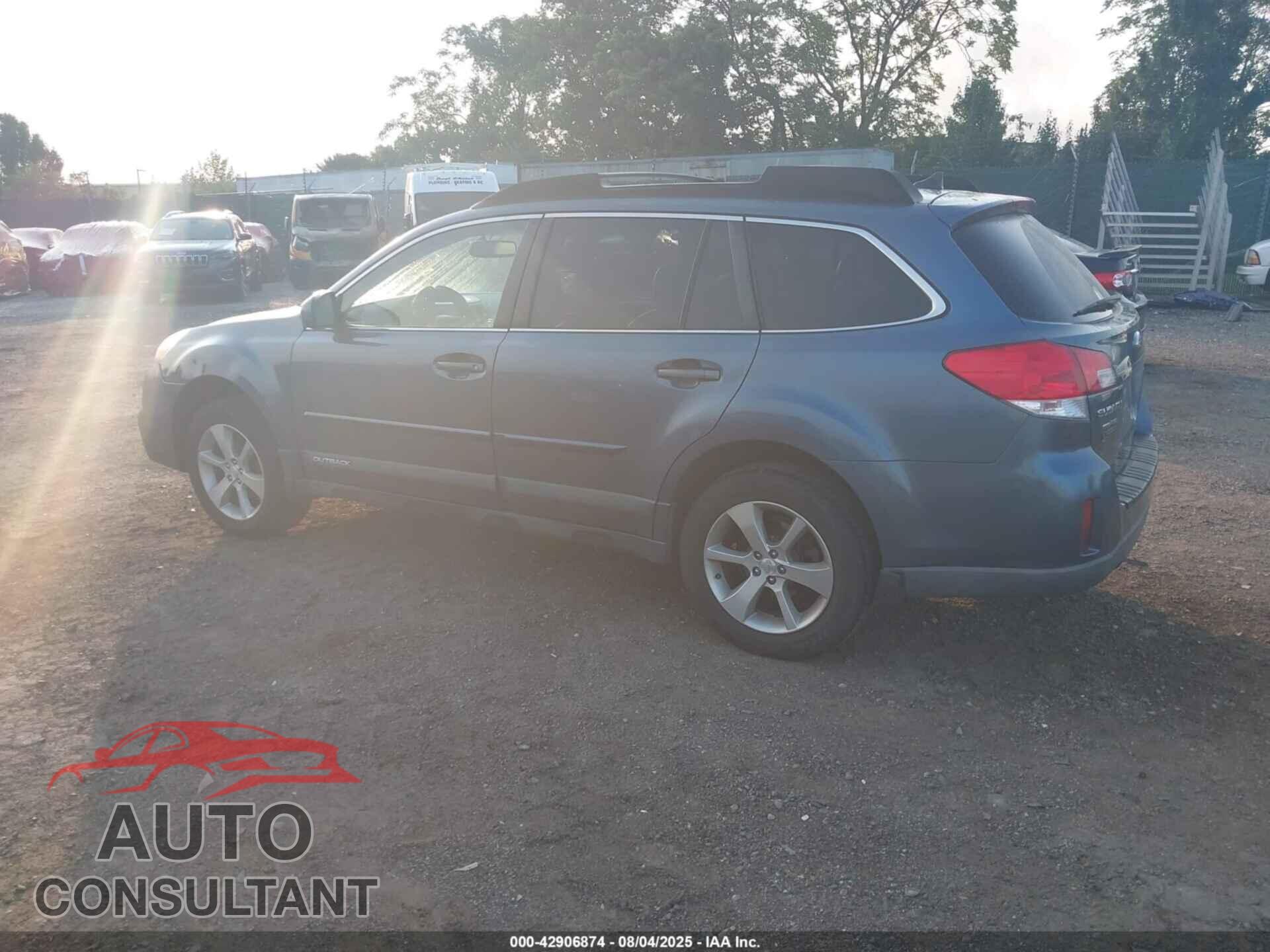 SUBARU OUTBACK 2013 - 4S4BRBLC4D3215543