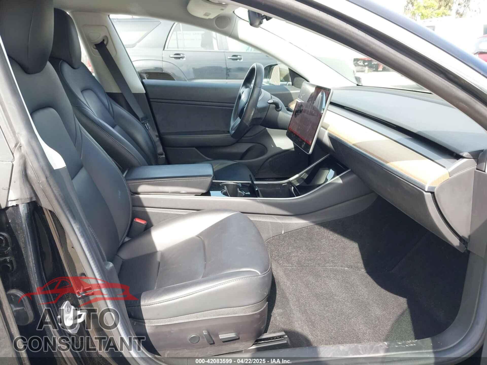 TESLA MODEL 3 2019 - 5YJ3E1EB5KF453422