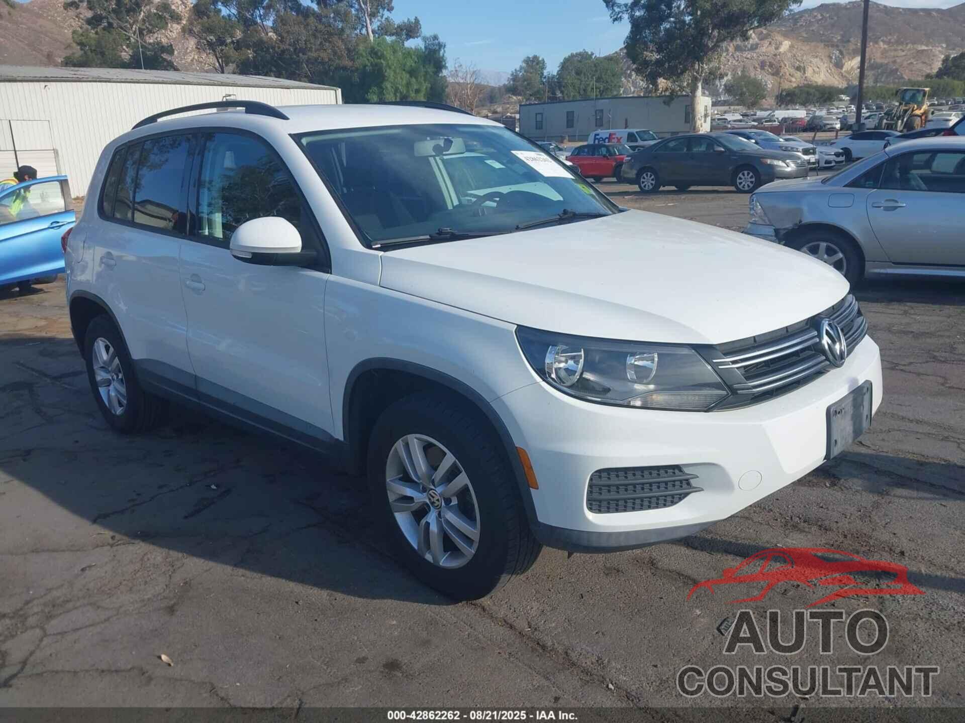 VOLKSWAGEN TIGUAN 2015 - WVGAV7AX0FW569507