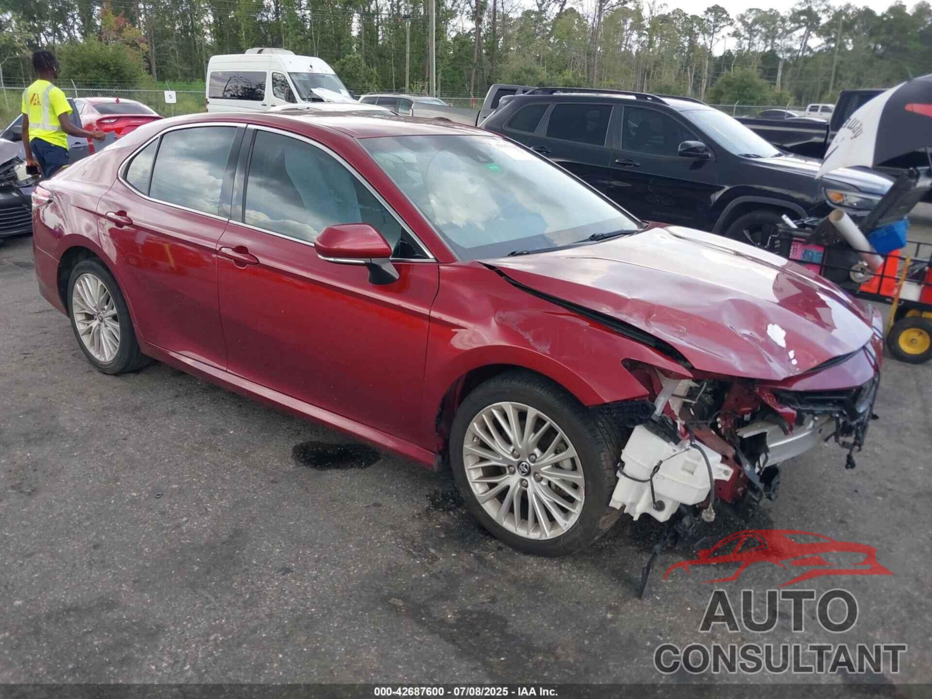 TOYOTA CAMRY 2018 - 4T1B11HK5JU573354