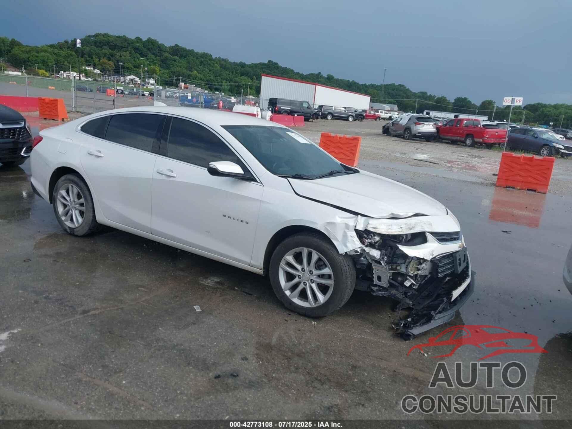 CHEVROLET MALIBU 2017 - 1G1ZE5ST3HF215810